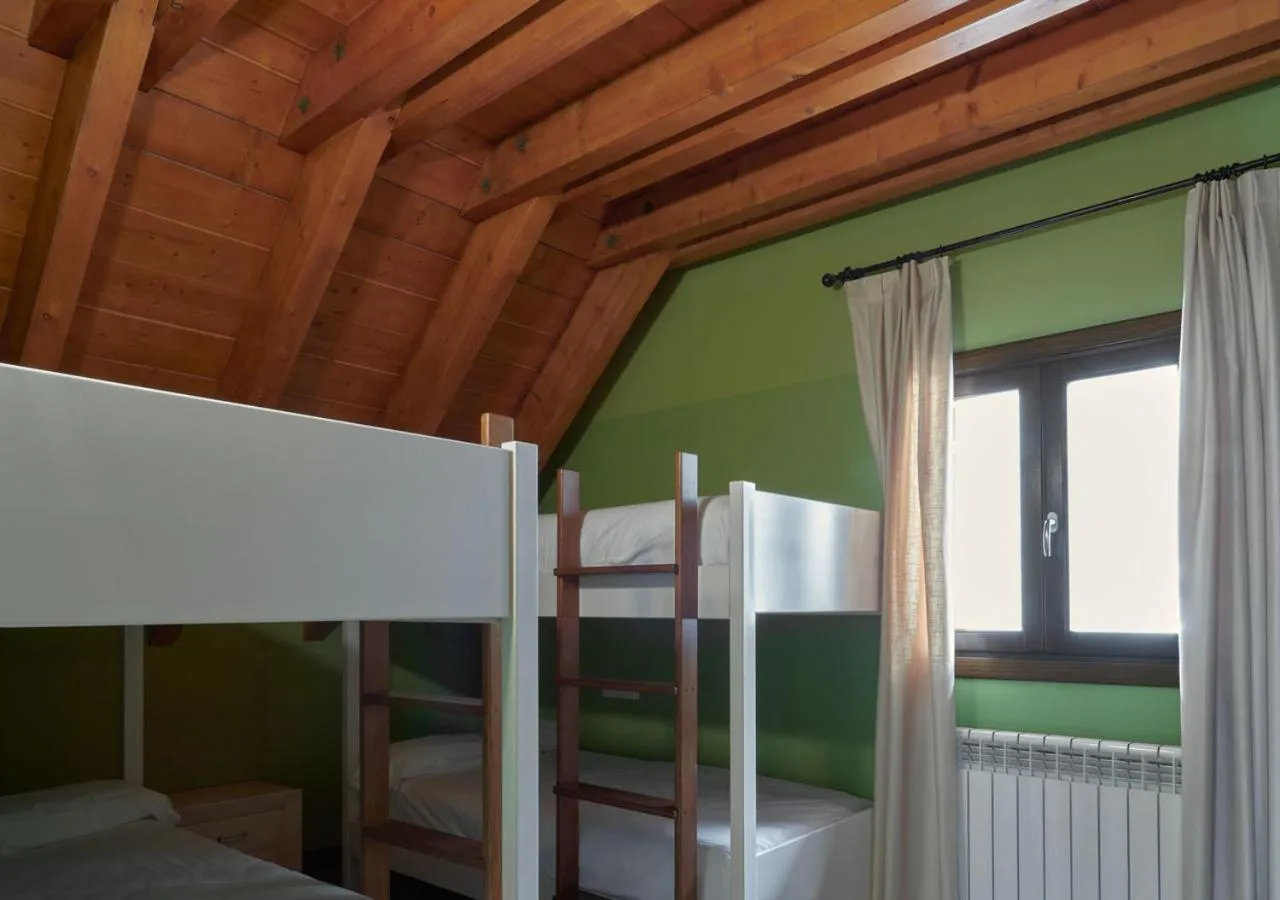 bunk bed, Bed in Apartahotel Tres Quiñones