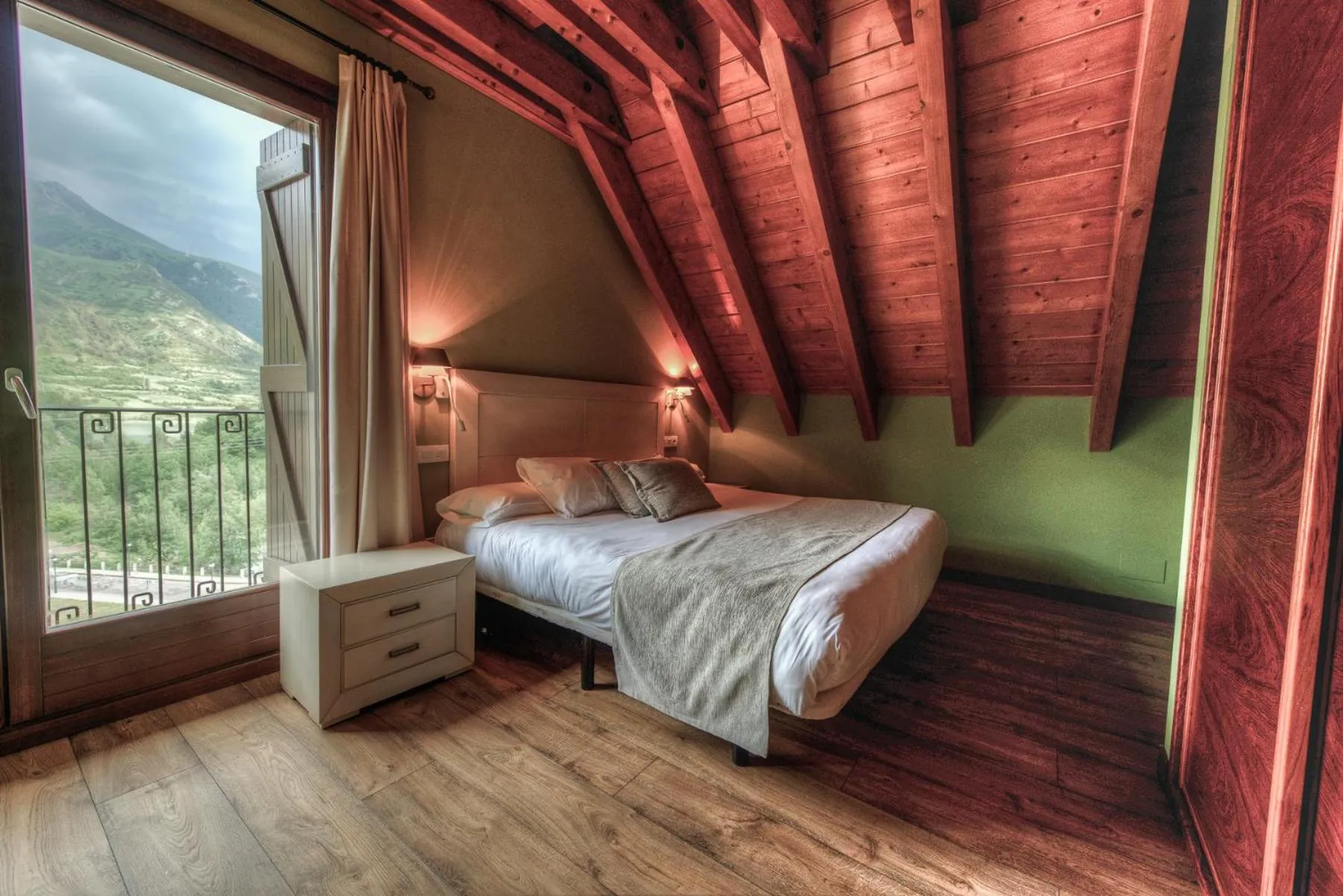 Photo of the whole room, Bed in Apartahotel Tres Quiñones