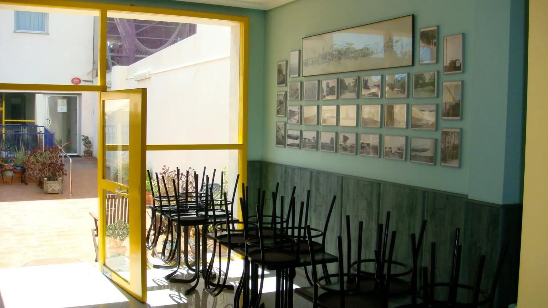 Restaurant/places to eat in Hotel Blauet by Bossh! Hotels