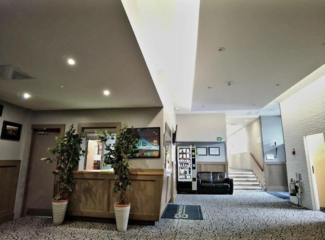 Lobby or reception in Kings Park Hotel