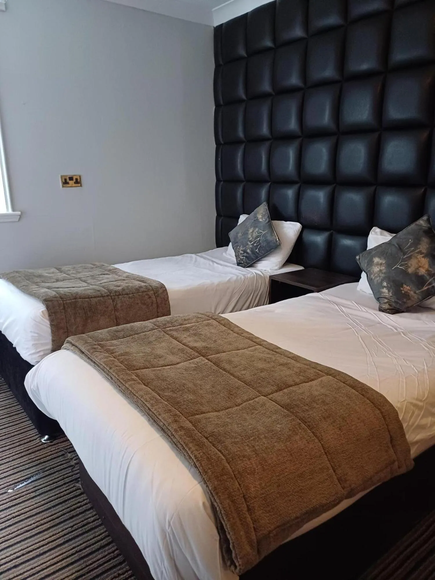 Bedroom, Bed in Kings Park Hotel