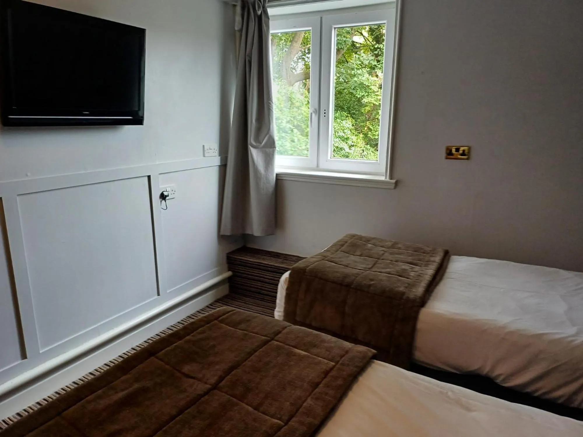 Bedroom, Bed in Kings Park Hotel