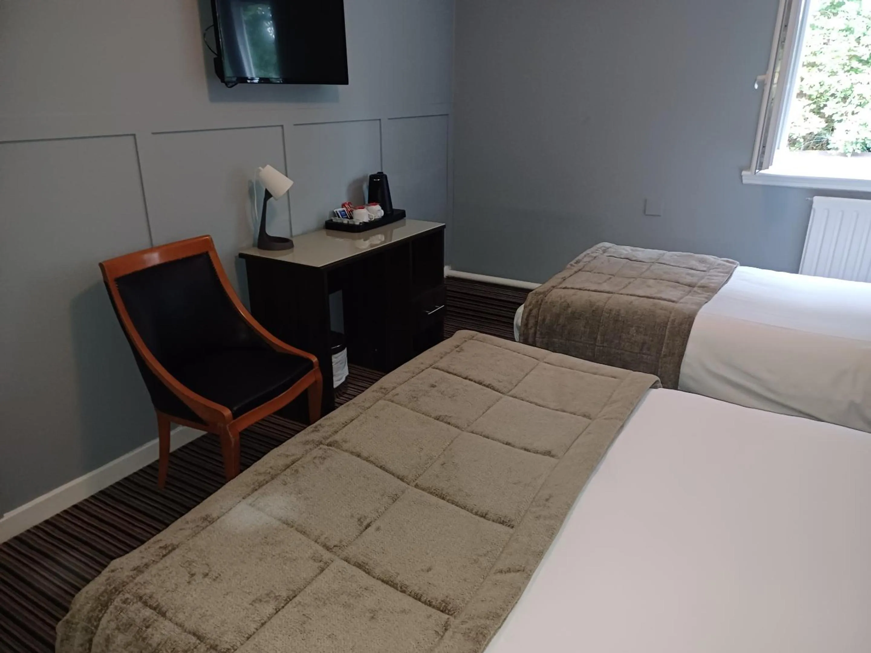 Bedroom, Bed in Kings Park Hotel