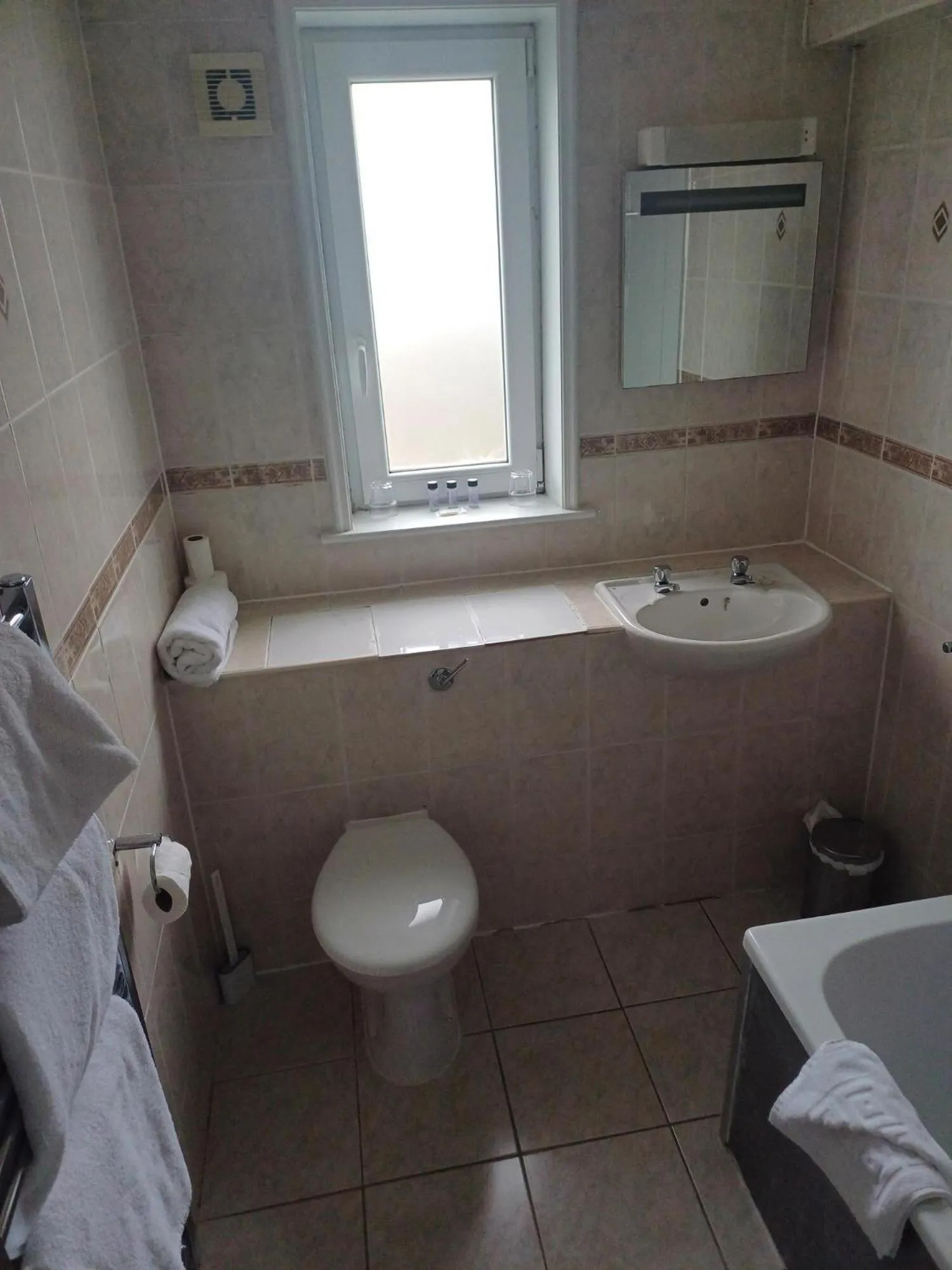 Bathroom in Kings Park Hotel