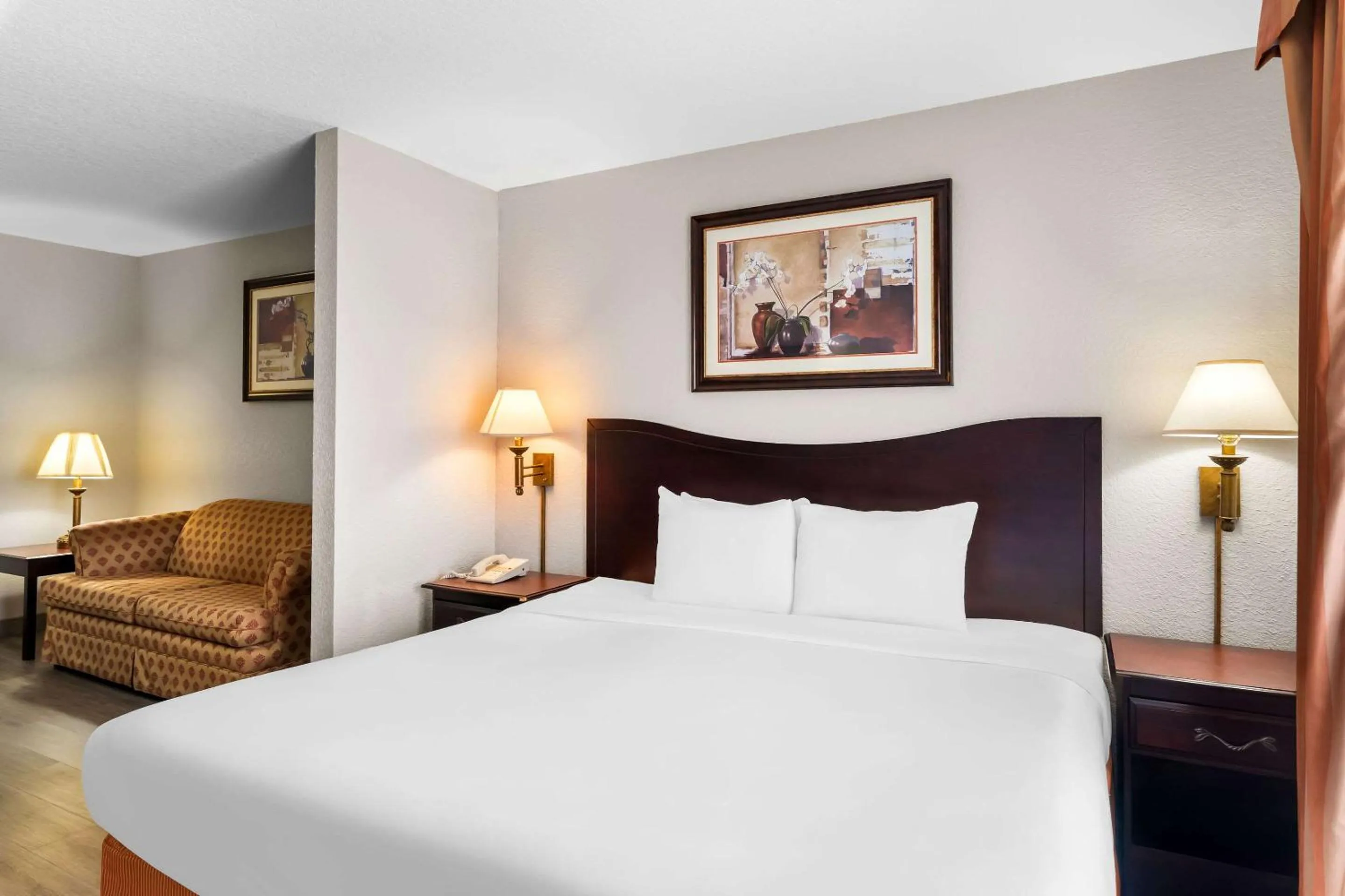 Bedroom, Bed in Country Inn & Suites by Radisson, Hot Springs, AR
