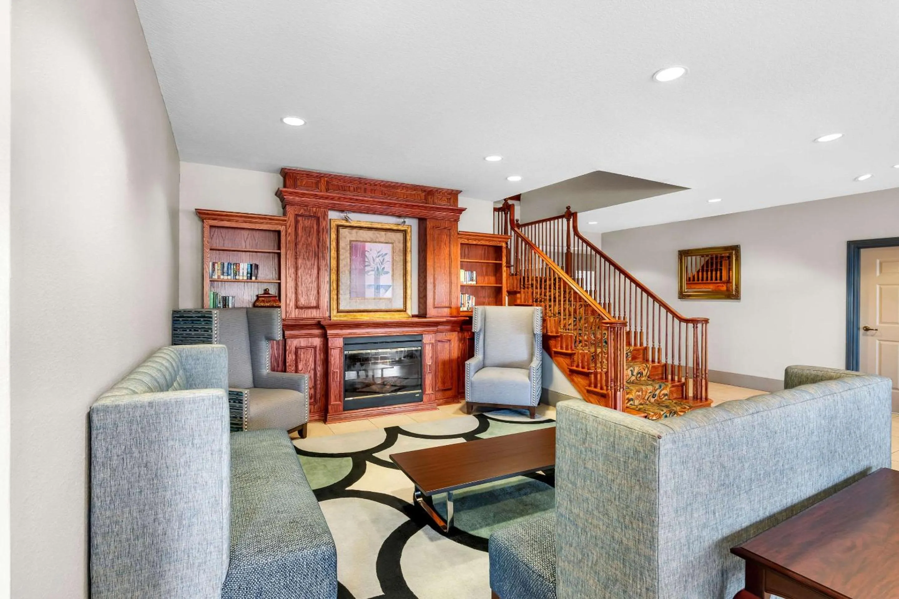 Lobby or reception in Country Inn & Suites by Radisson, Hot Springs, AR