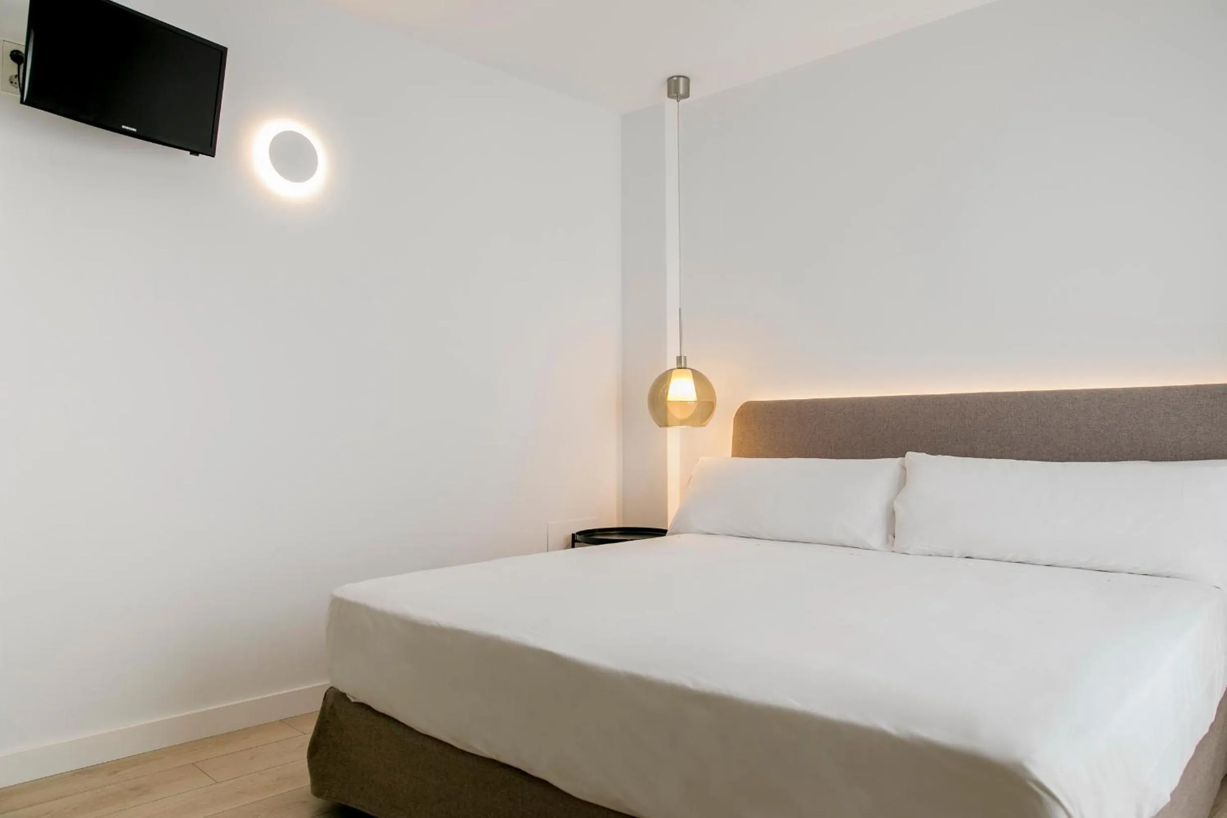 Bedroom, Bed in Apartamentos 525