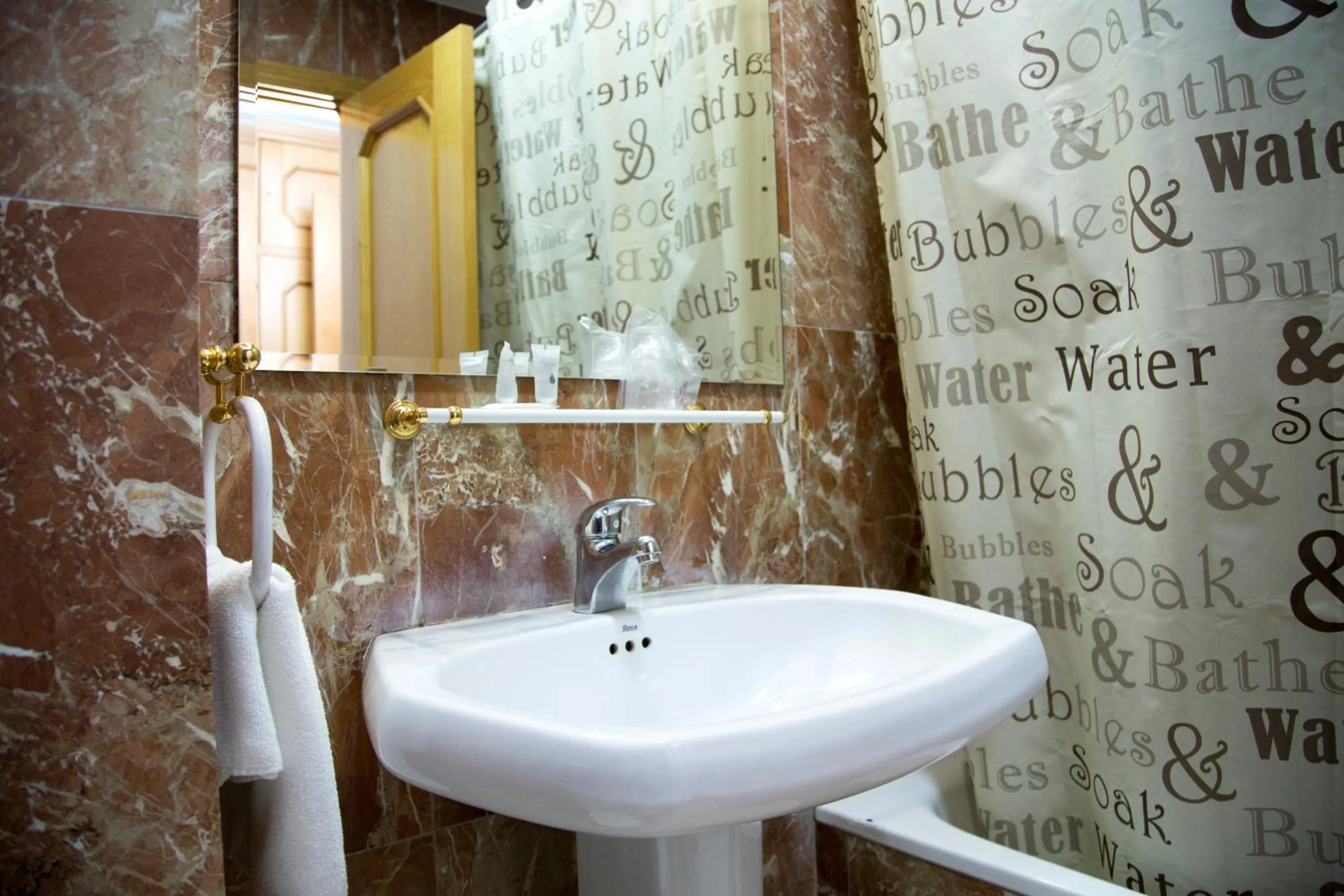 Bathroom in Hotel Reina Victoria