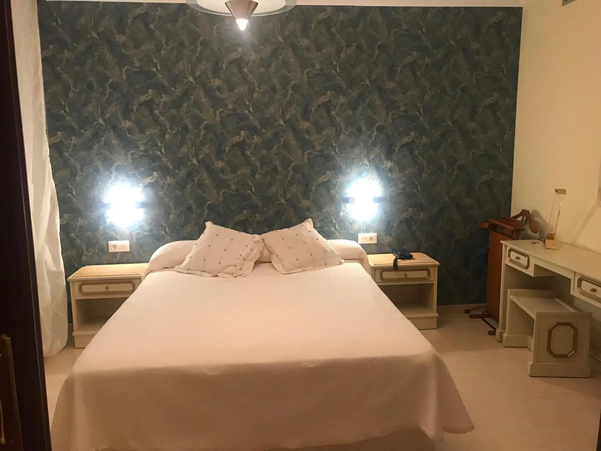 Bed in Hotel Reina Victoria