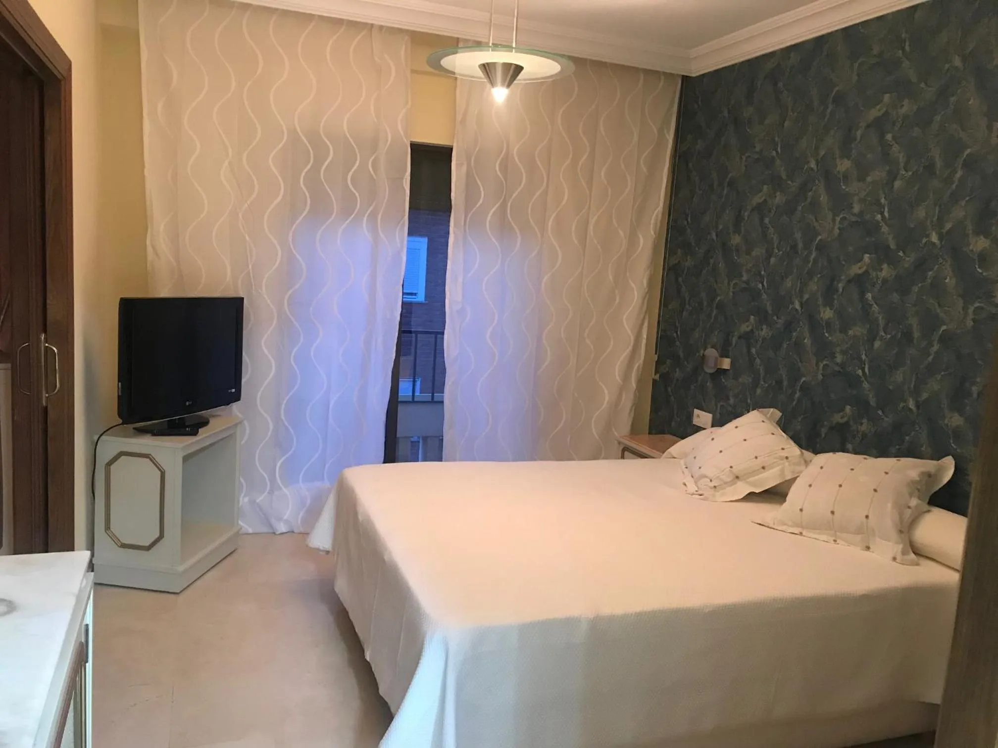 Bed in Hotel Reina Victoria