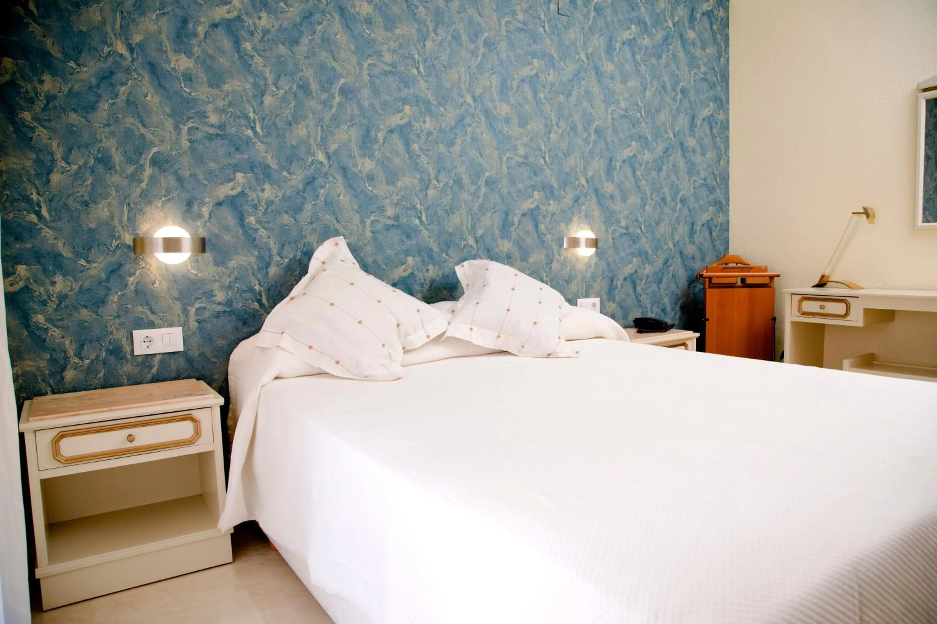 Bed in Hotel Reina Victoria