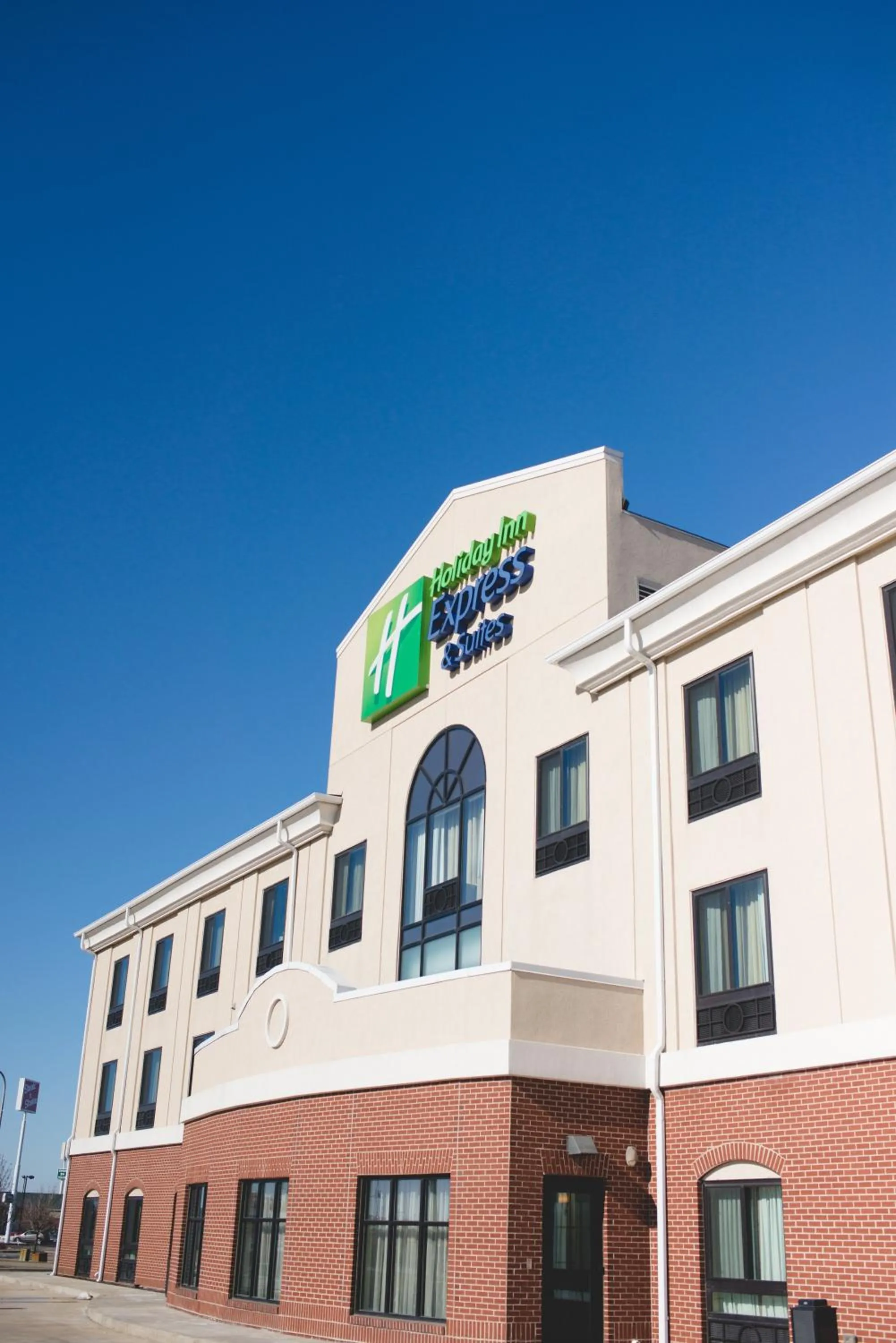 Property building in Holiday Inn Express & Suites Morton Peoria Area by IHG