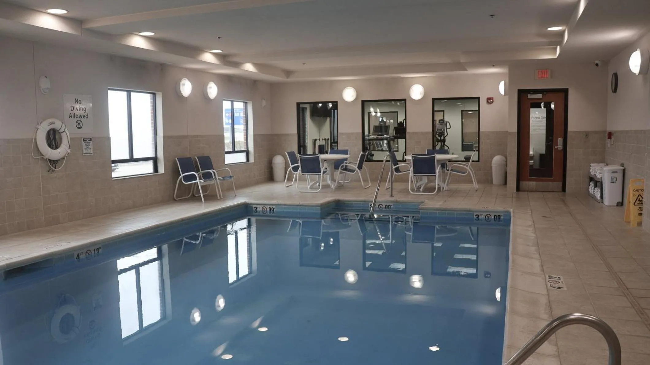 Swimming pool in Holiday Inn Express & Suites Morton Peoria Area by IHG