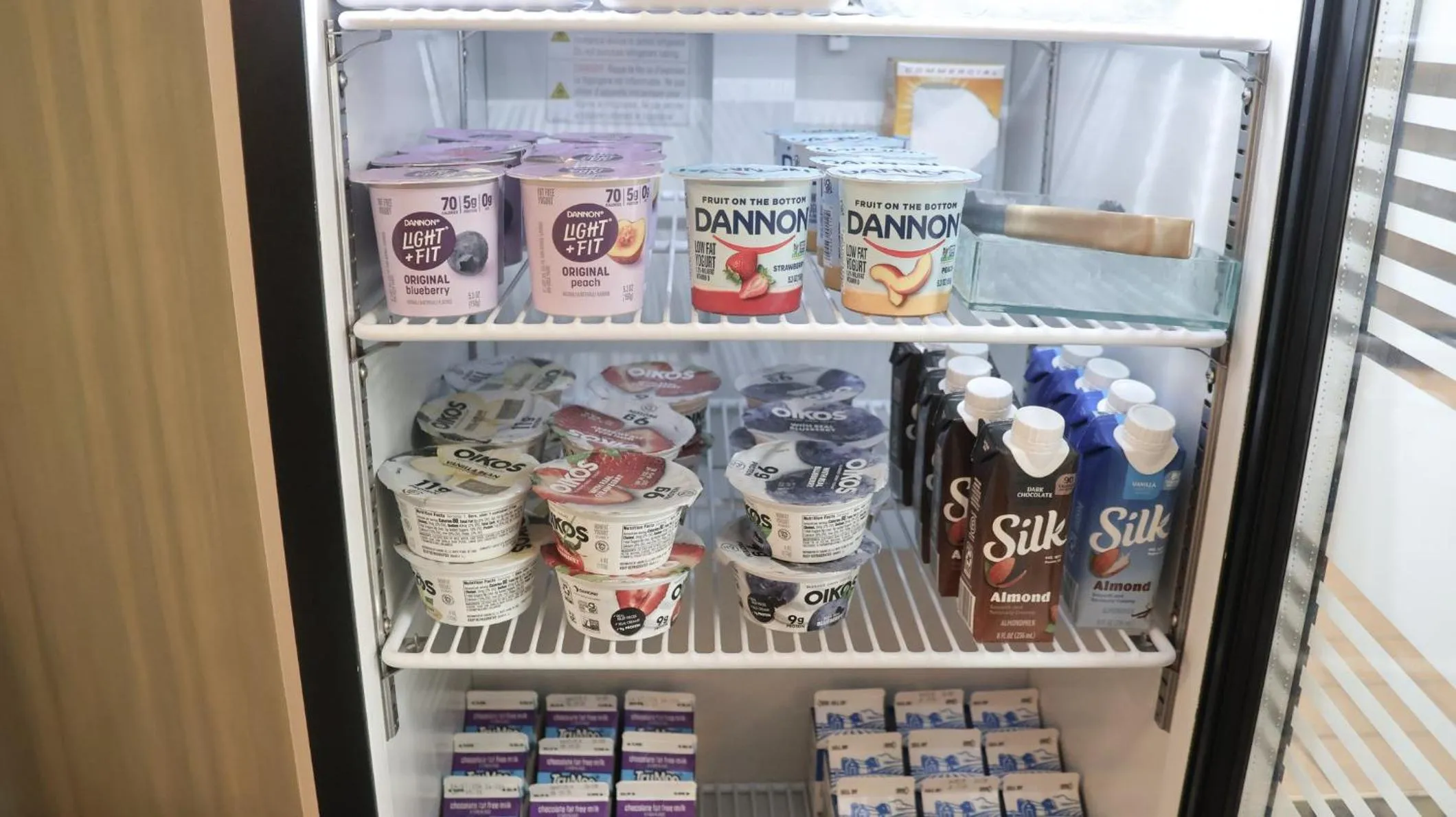 Breakfast in Holiday Inn Express & Suites Morton Peoria Area by IHG