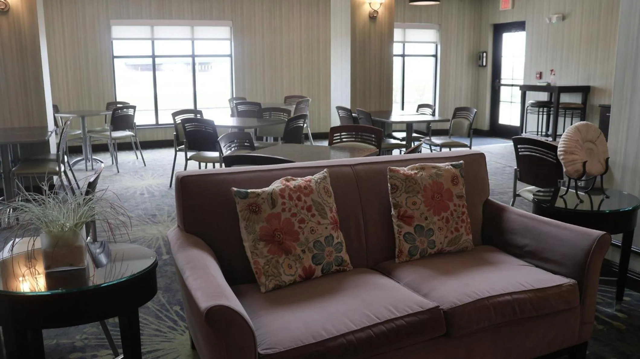 Property building in Holiday Inn Express & Suites Morton Peoria Area by IHG