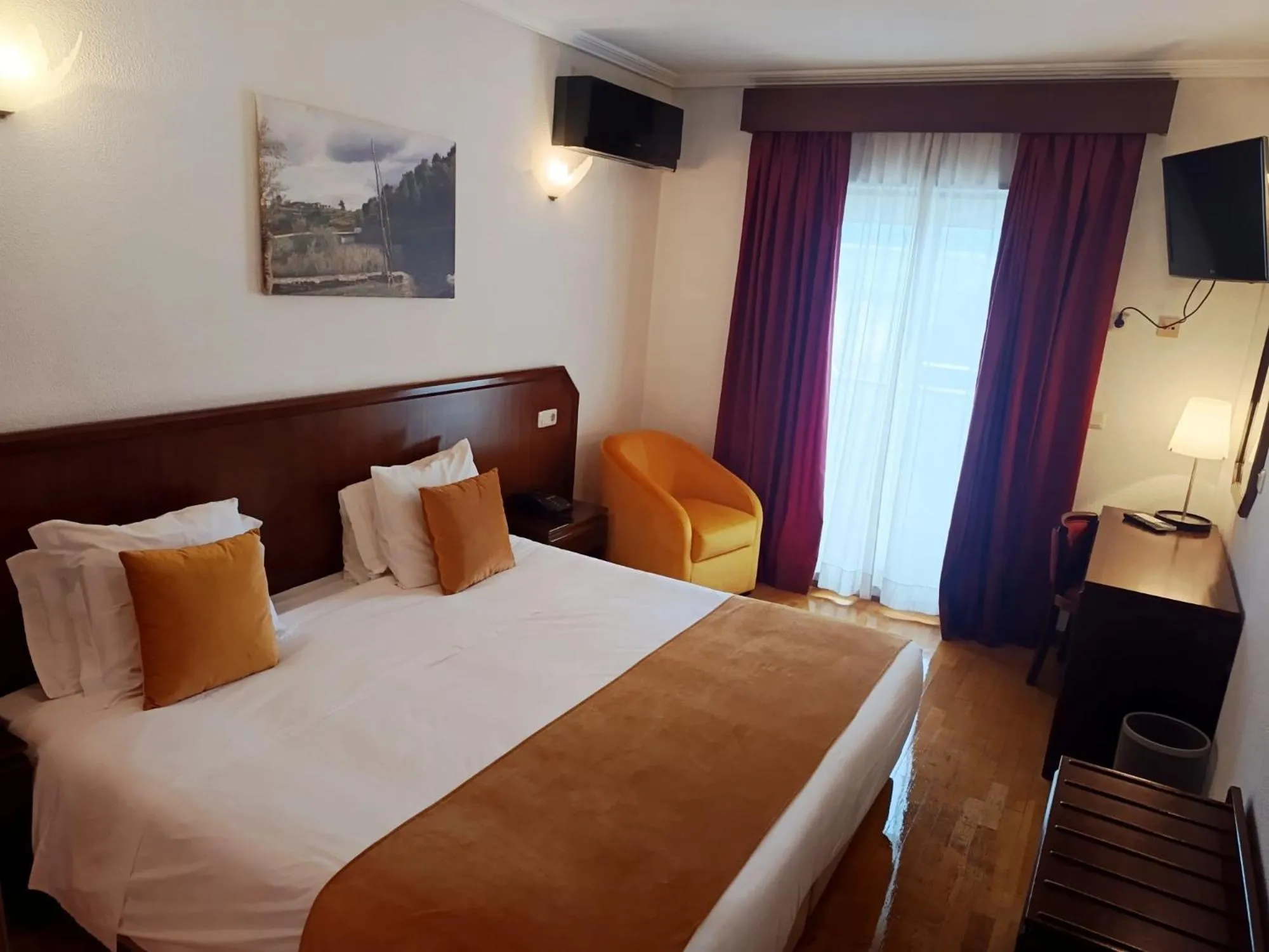 Bedroom, Bed in Hotel Turismo Miranda