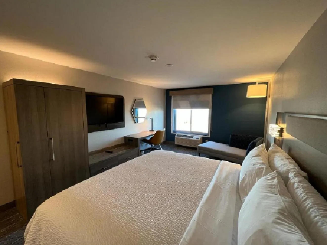 Bed in Holiday Inn Express - Rensselaer by IHG