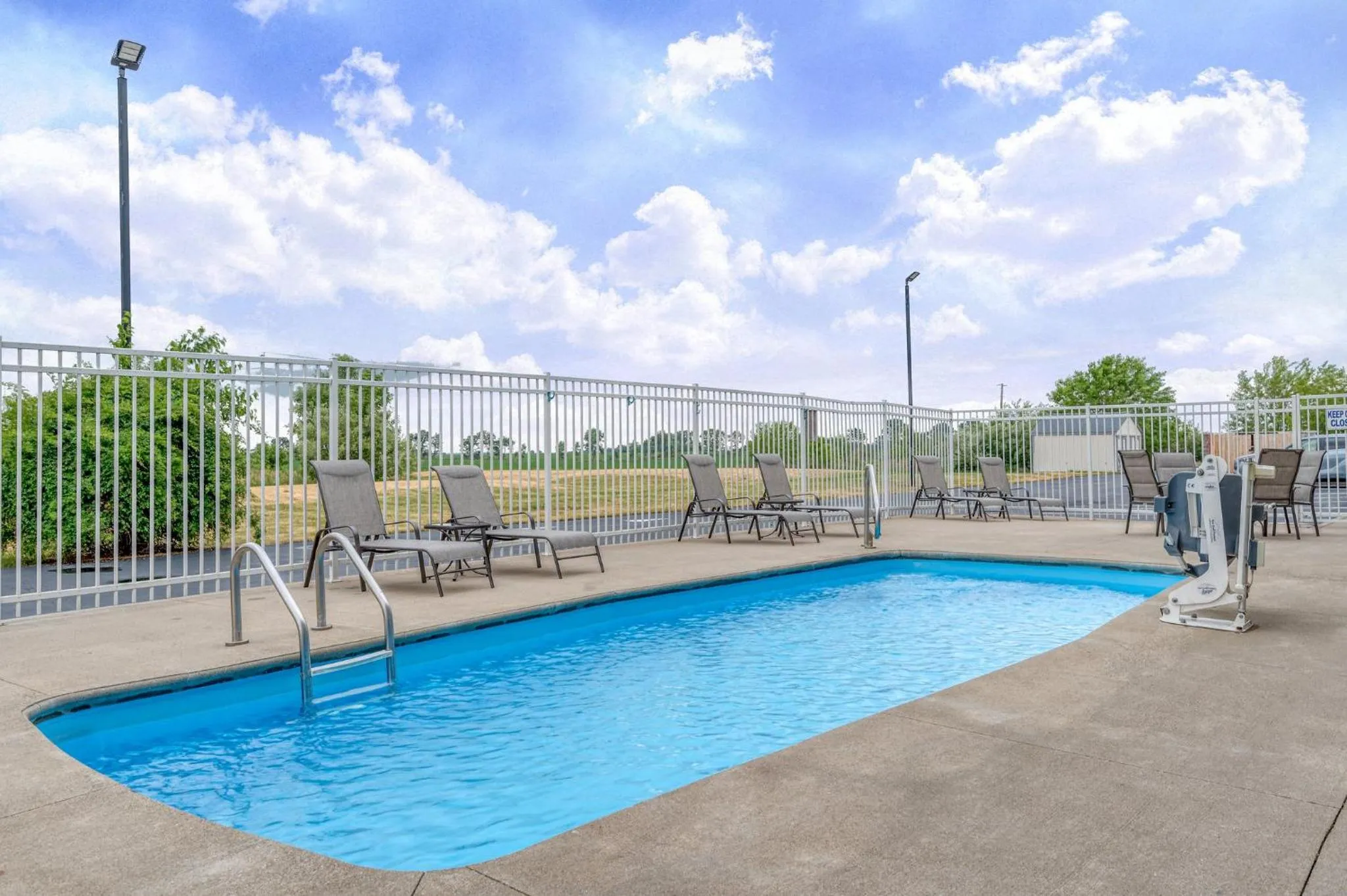 Swimming pool in Holiday Inn Express - Rensselaer by IHG