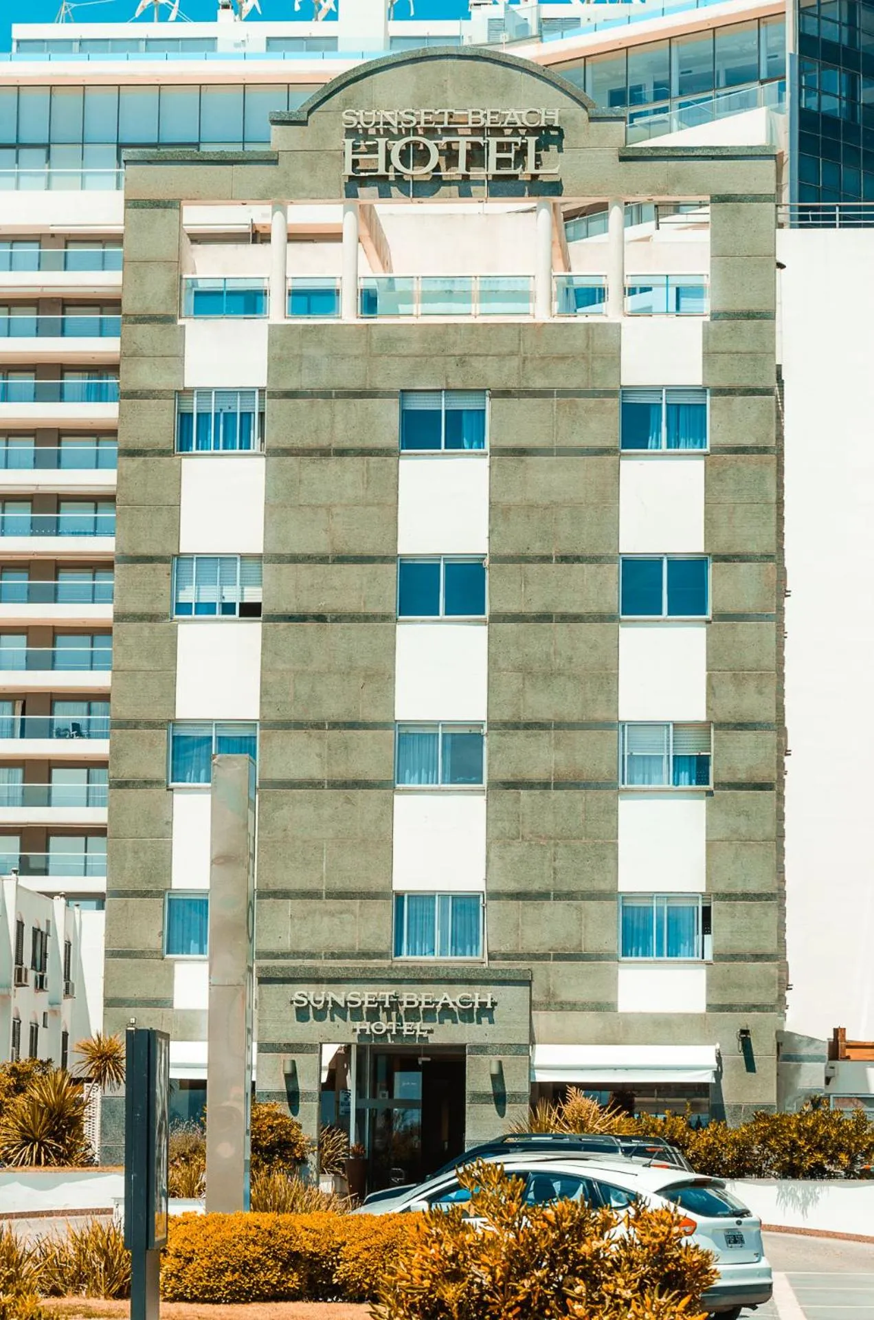 Facade/entrance in Hotel Sunset Beach