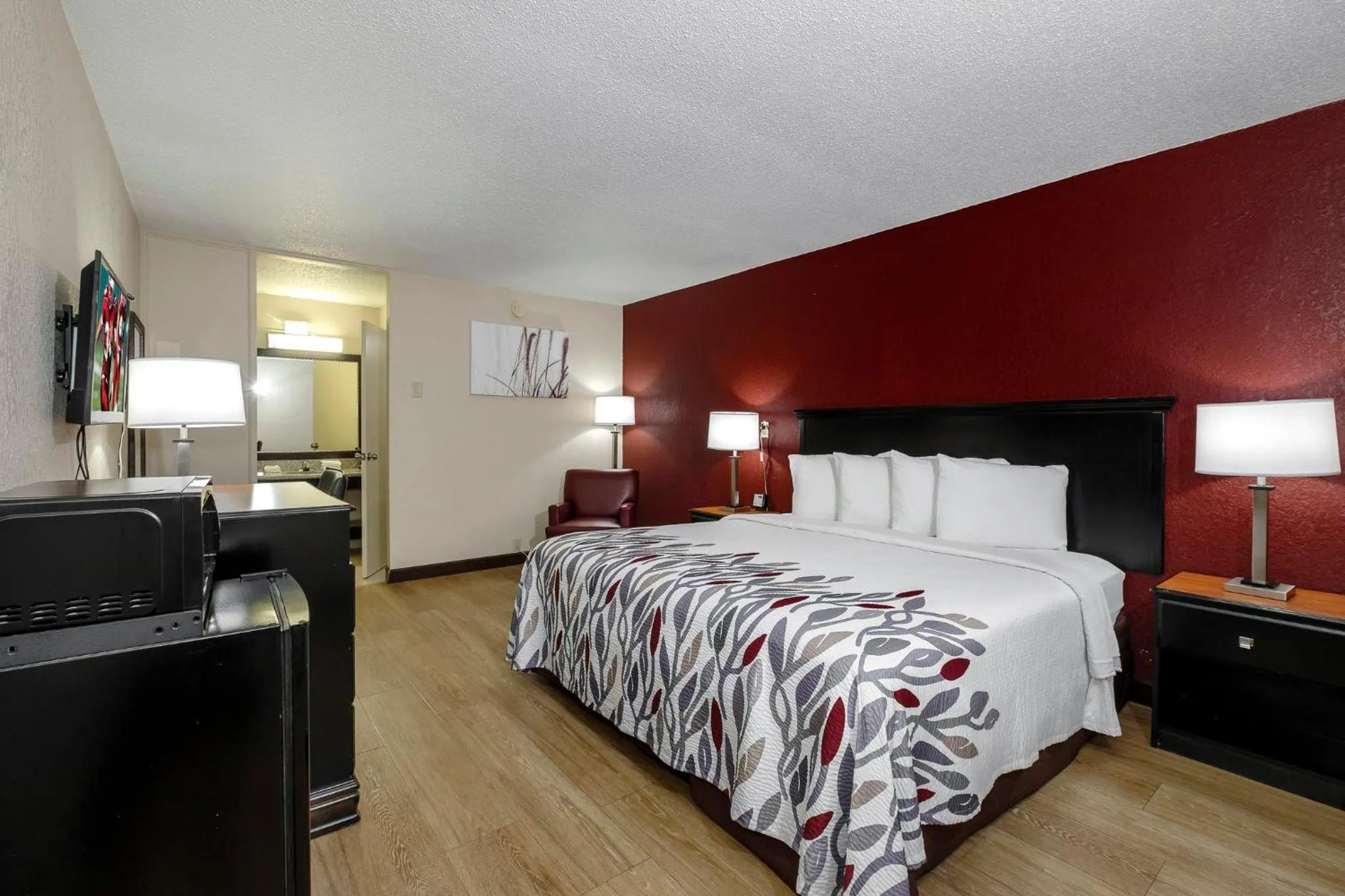 Bedroom, Bed in Red Roof Inn Hot Springs