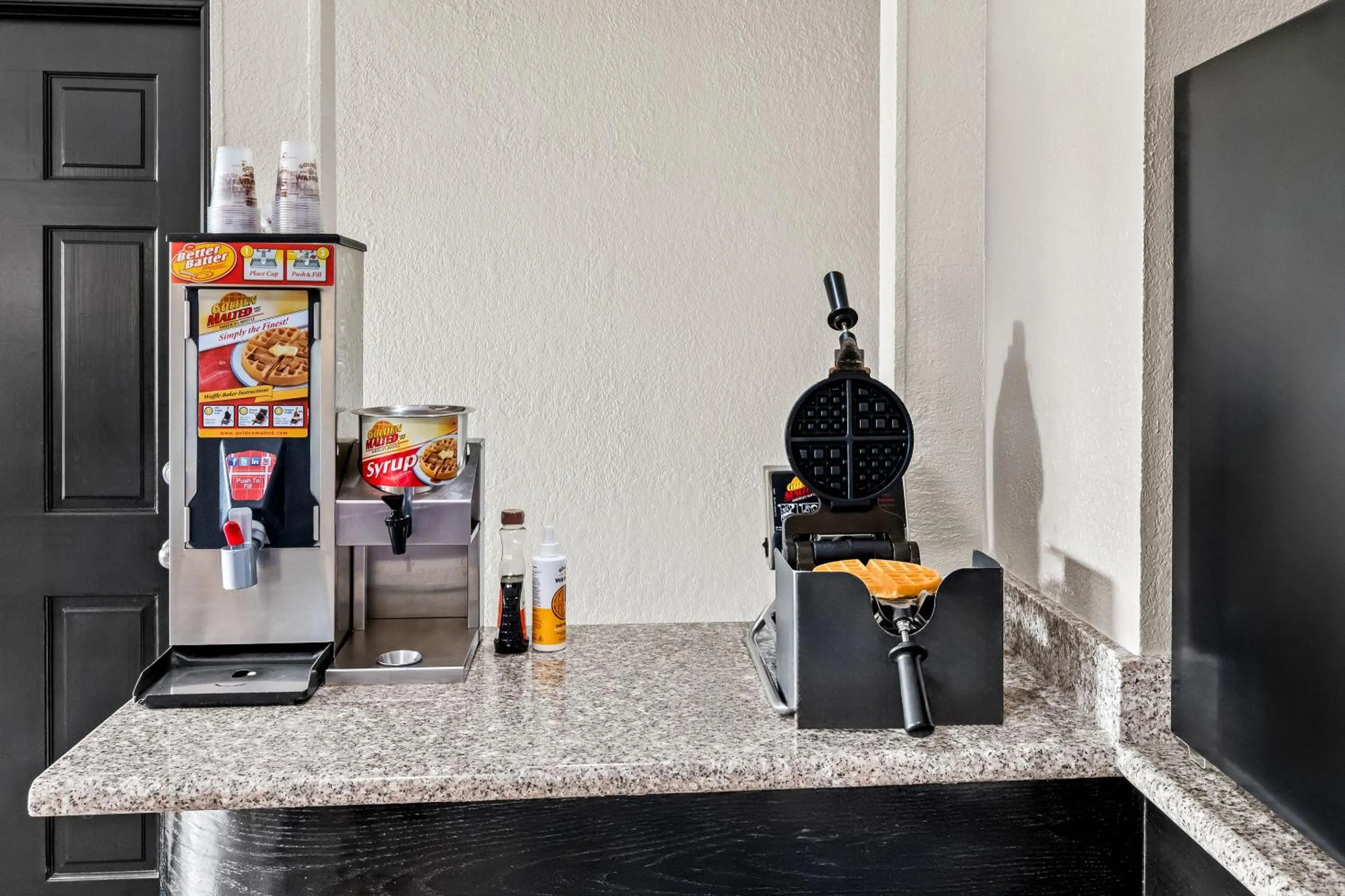 Breakfast in Red Roof Inn Hot Springs