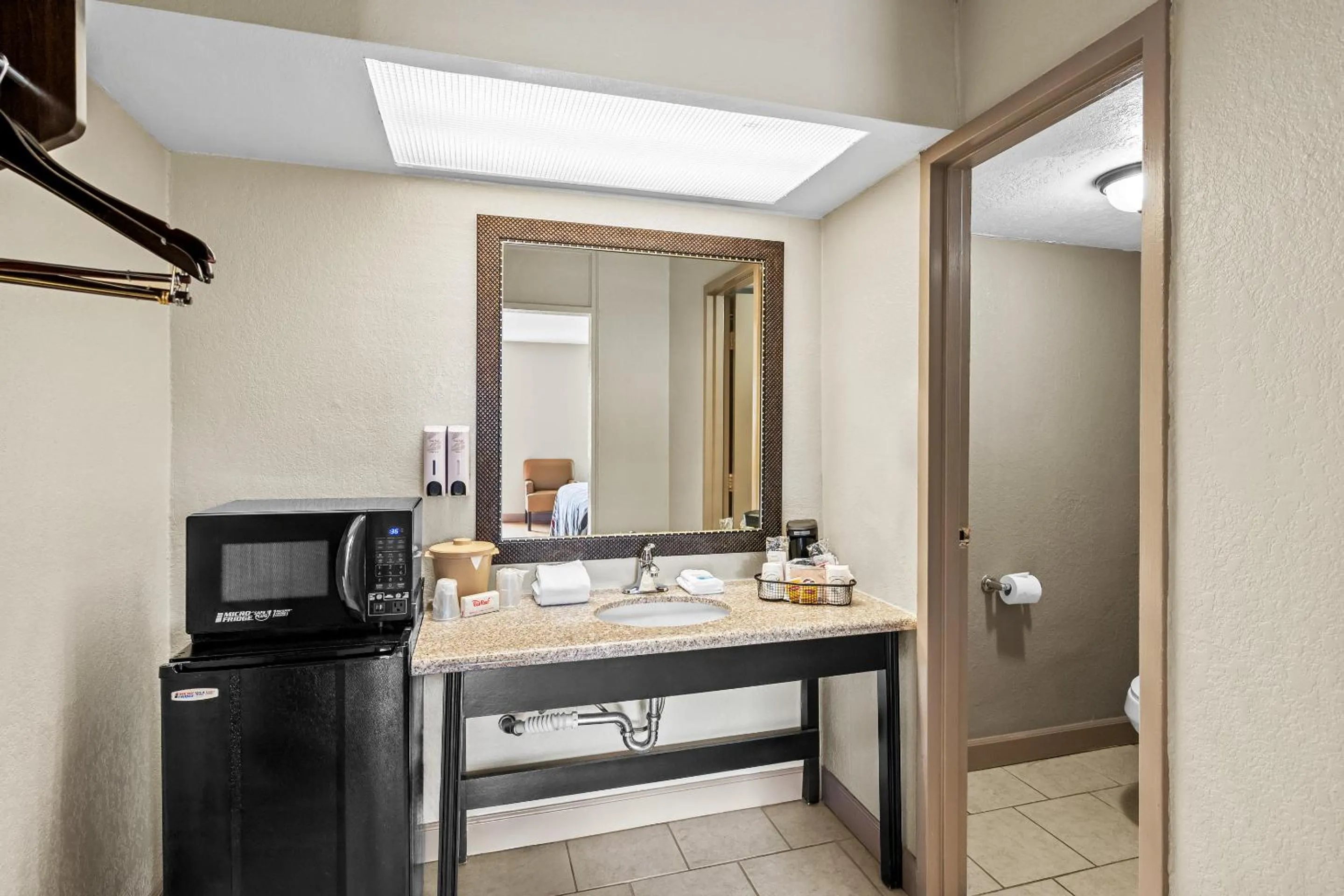 Bathroom in Red Roof Inn Hot Springs