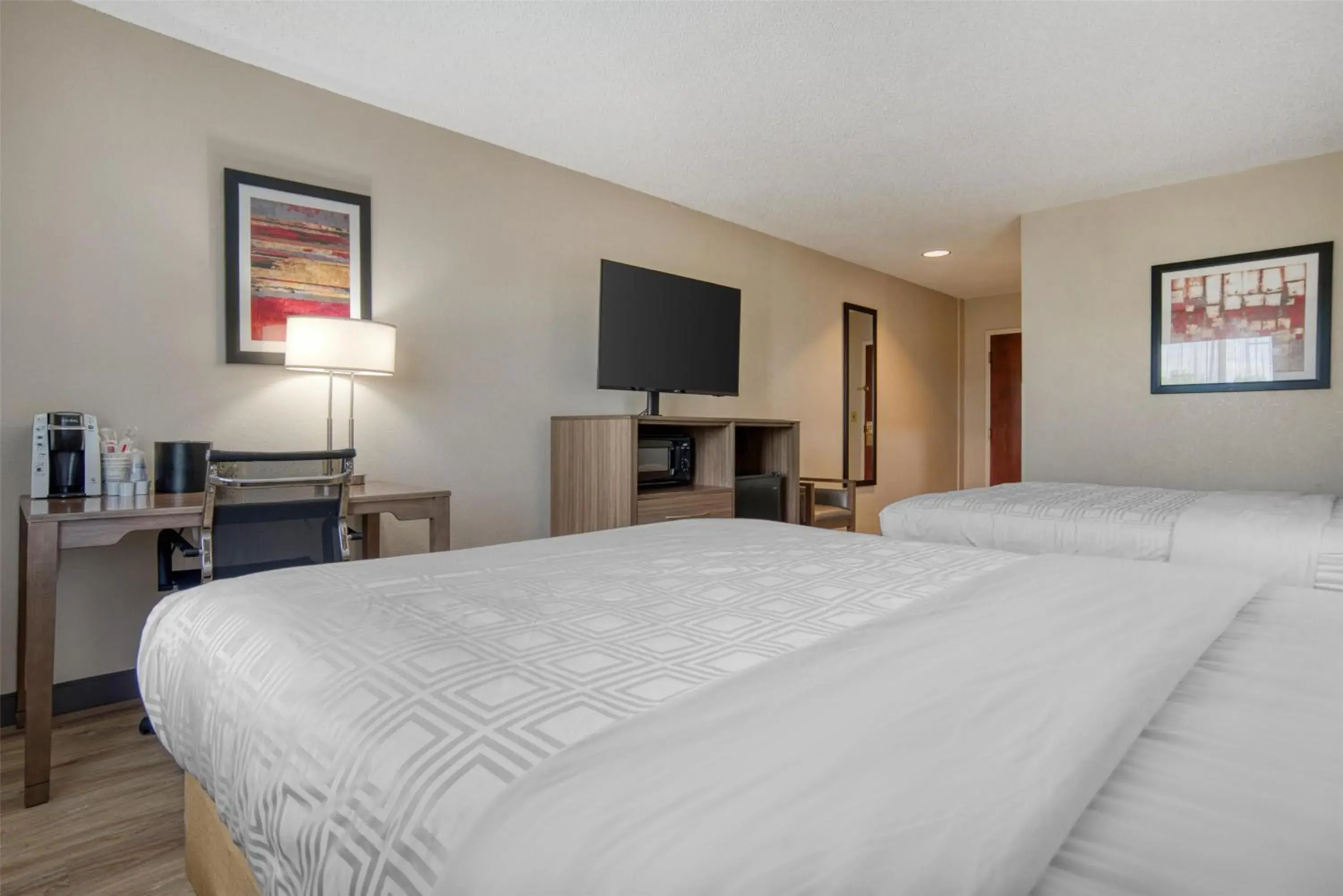 Queen Room with Two Queen Beds in Best Western Plus Philadelphia-Choctaw Hotel and Suites Queen Room with Two Queen Beds in Best Western Plus Philadelphia-Choctaw Hotel and Suites