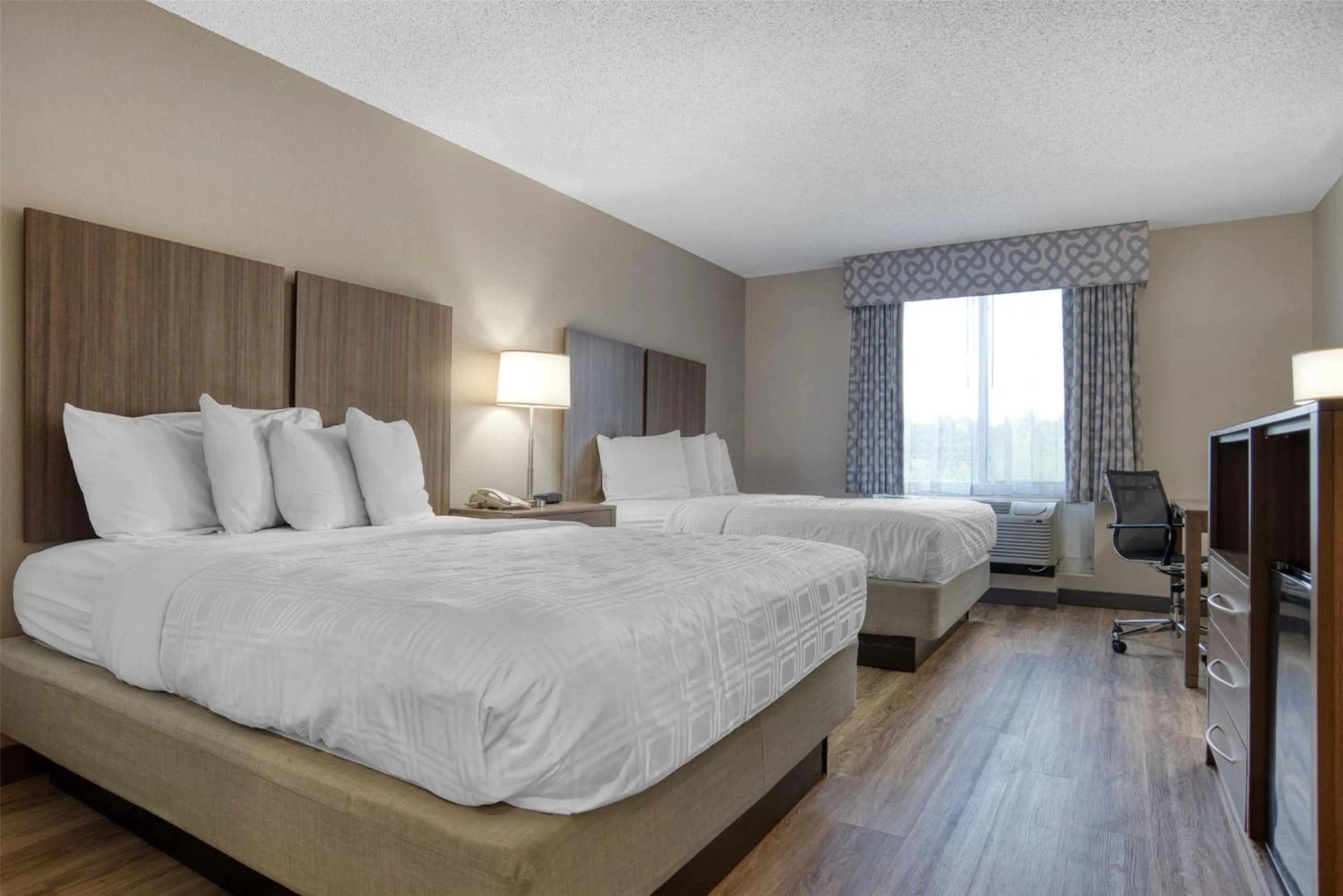 Bedroom, Bed in Best Western Plus Philadelphia-Choctaw Hotel and Suites