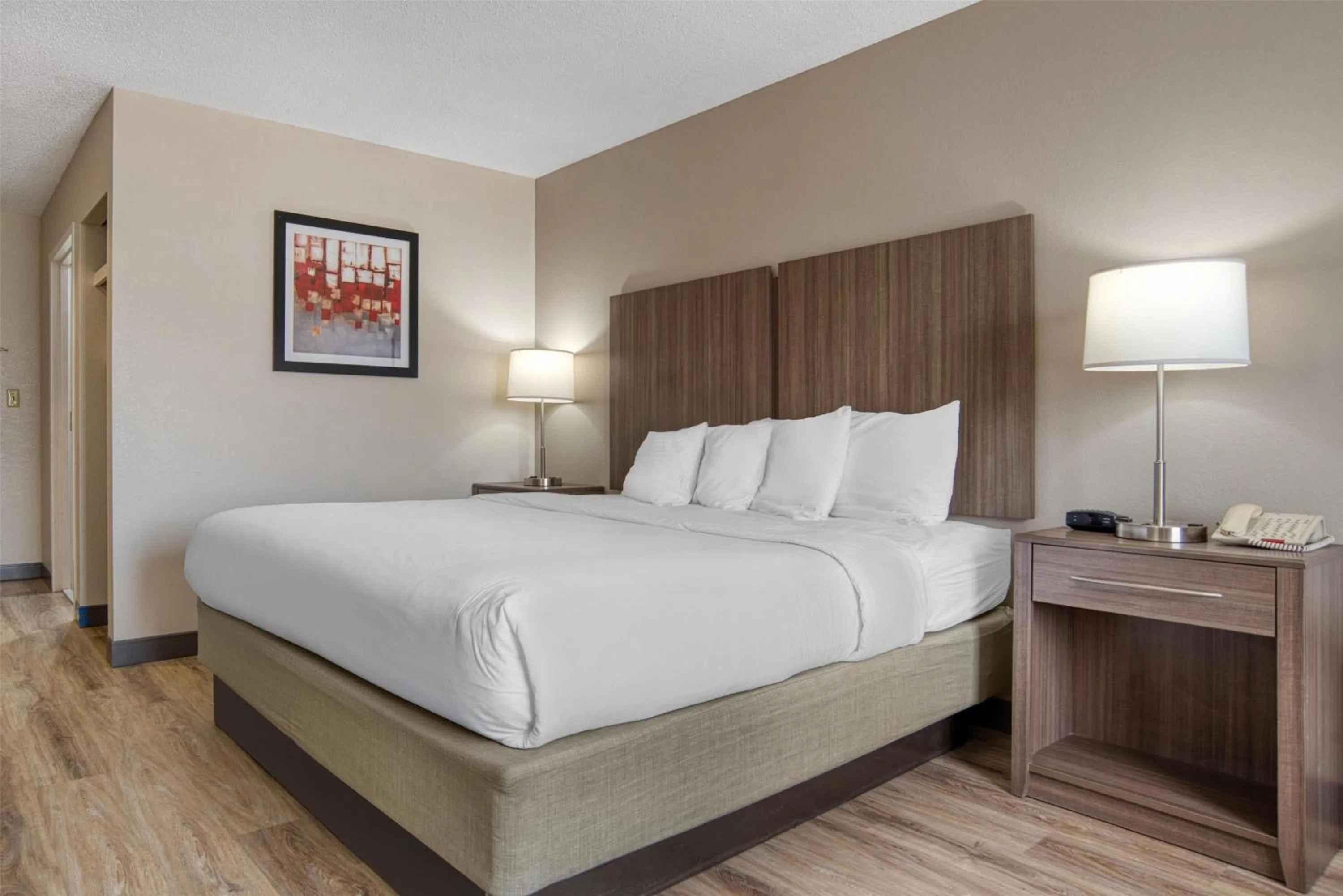 Bedroom, Bed in Best Western Plus Philadelphia-Choctaw Hotel and Suites