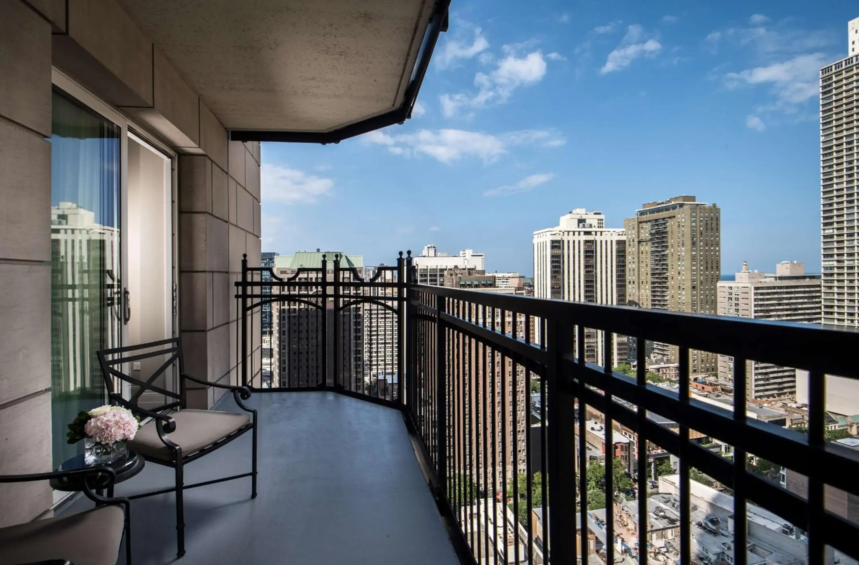 King Room with Terrace and Fireplace in Waldorf Astoria Chicago King Room with Terrace and Fireplace in Waldorf Astoria Chicago