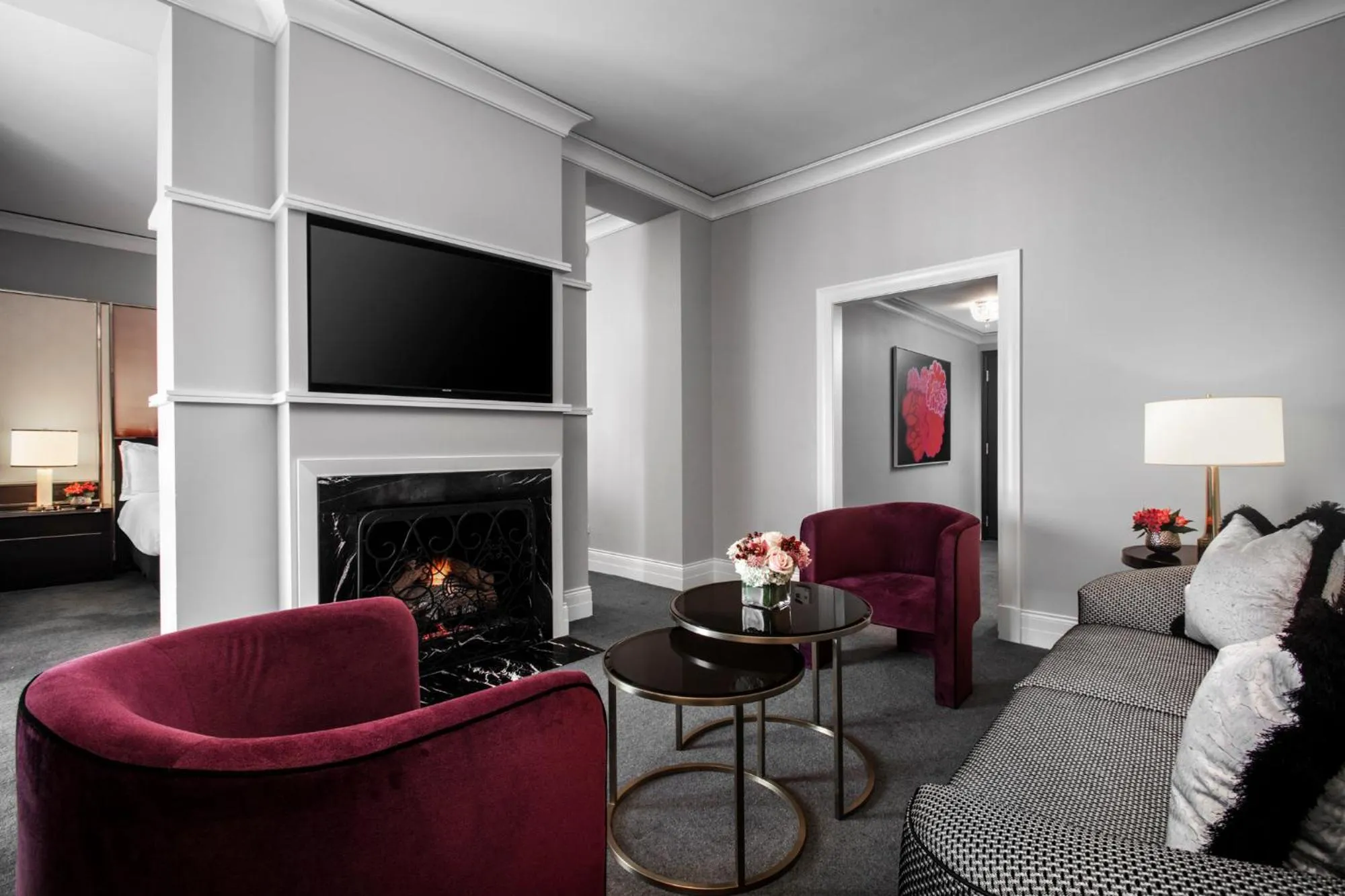 Living room in Waldorf Astoria Chicago