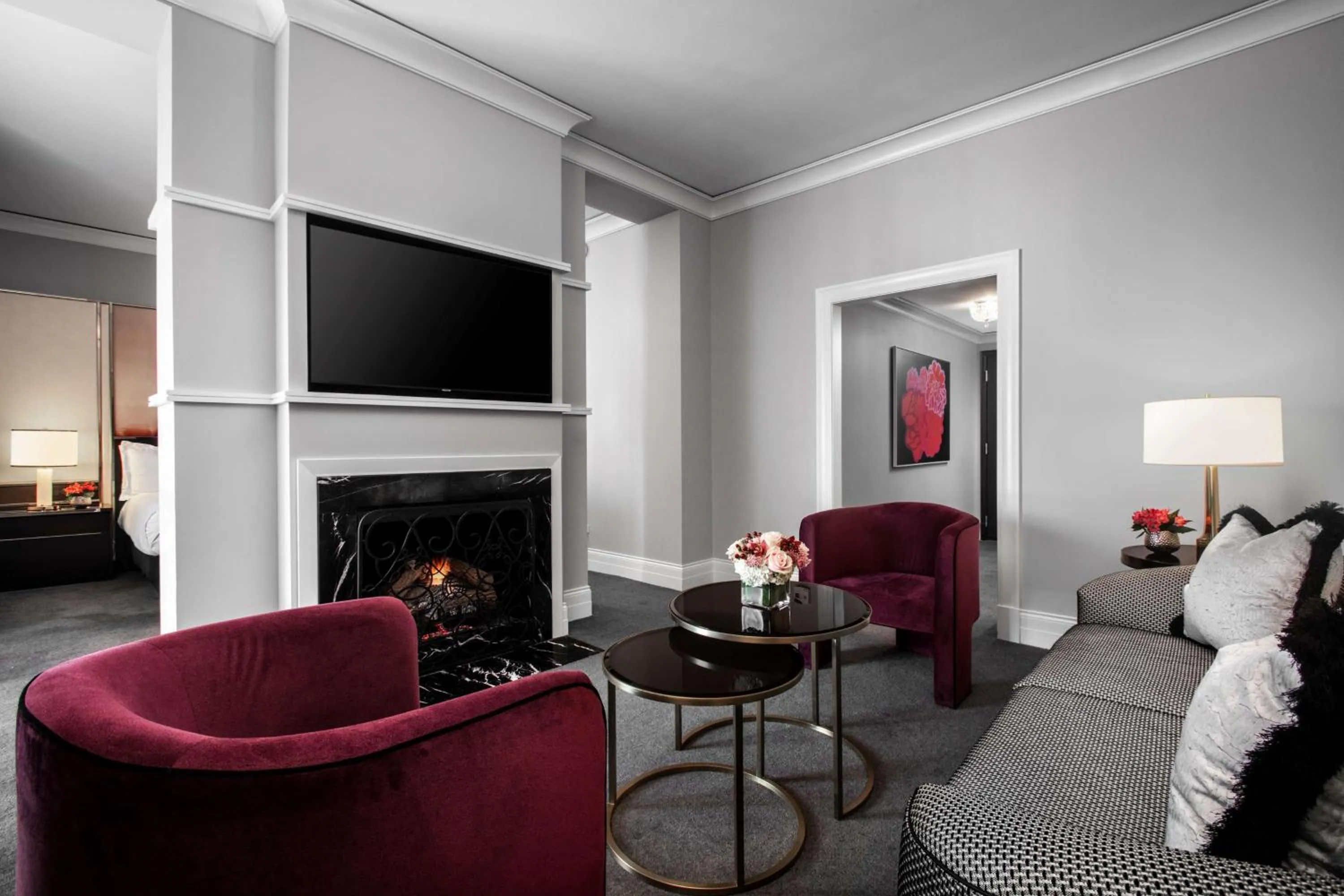 Living room in Waldorf Astoria Chicago