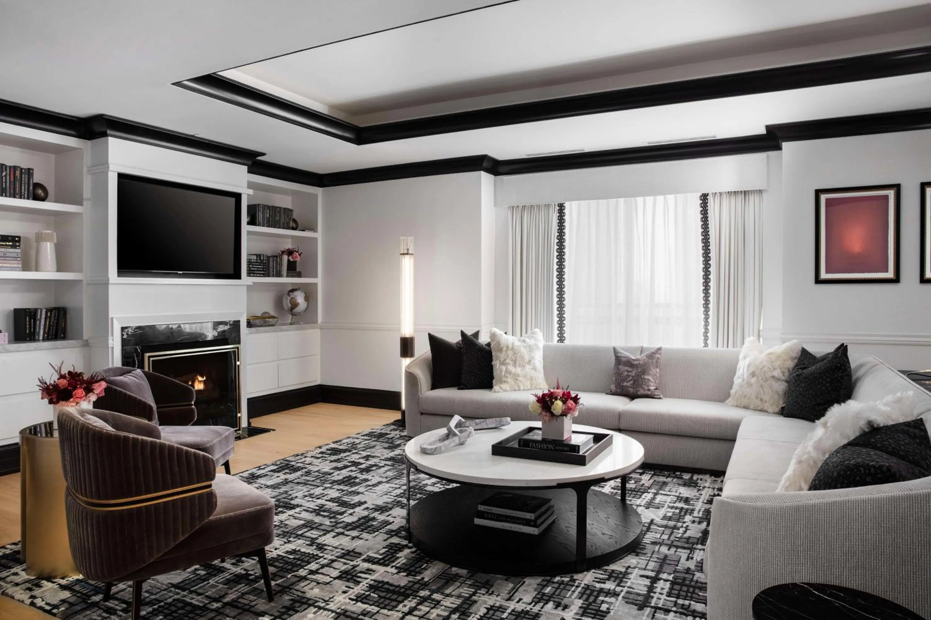 Living room in Waldorf Astoria Chicago