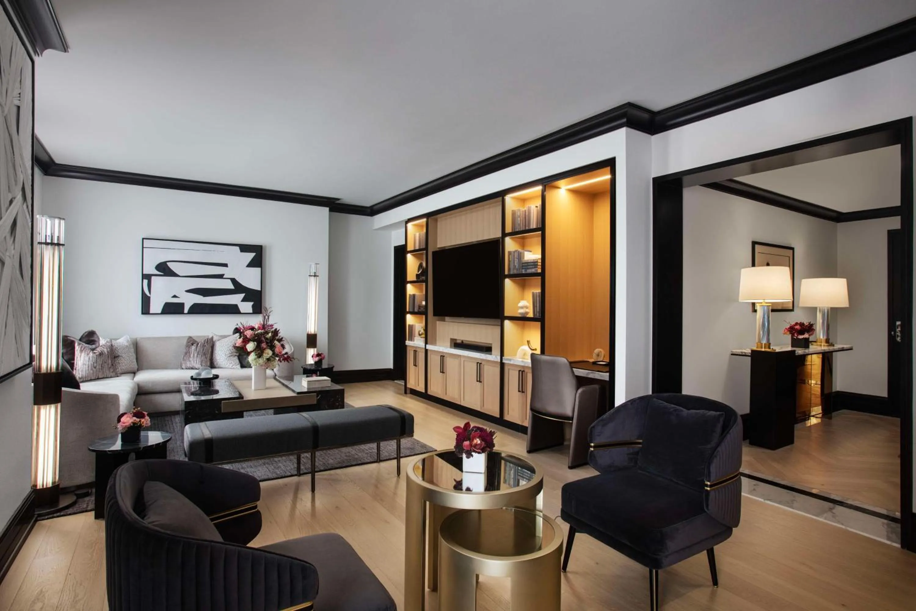 Living room in Waldorf Astoria Chicago