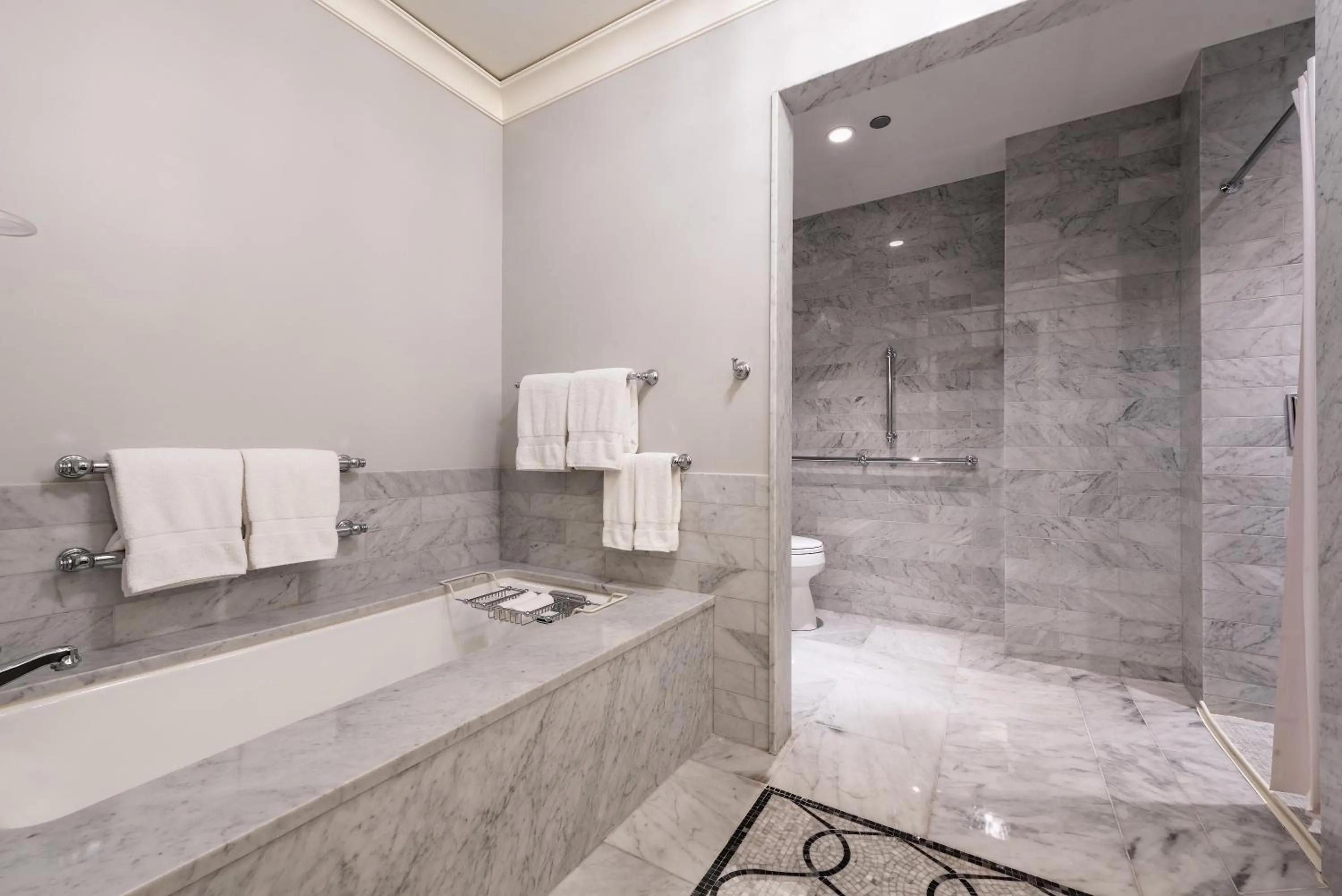 Shower in Waldorf Astoria Chicago