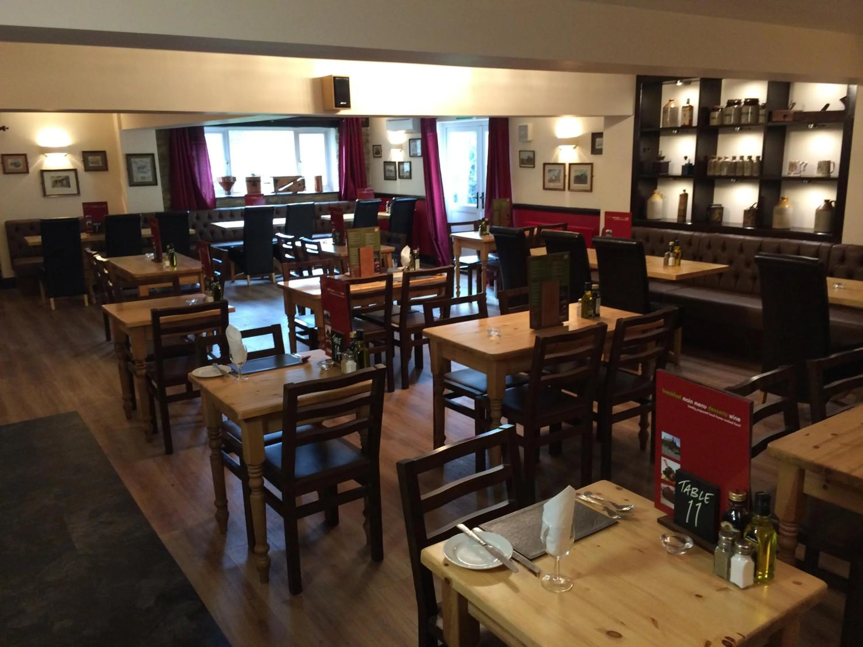 Restaurant/places to eat in Hunters Lodge Inn