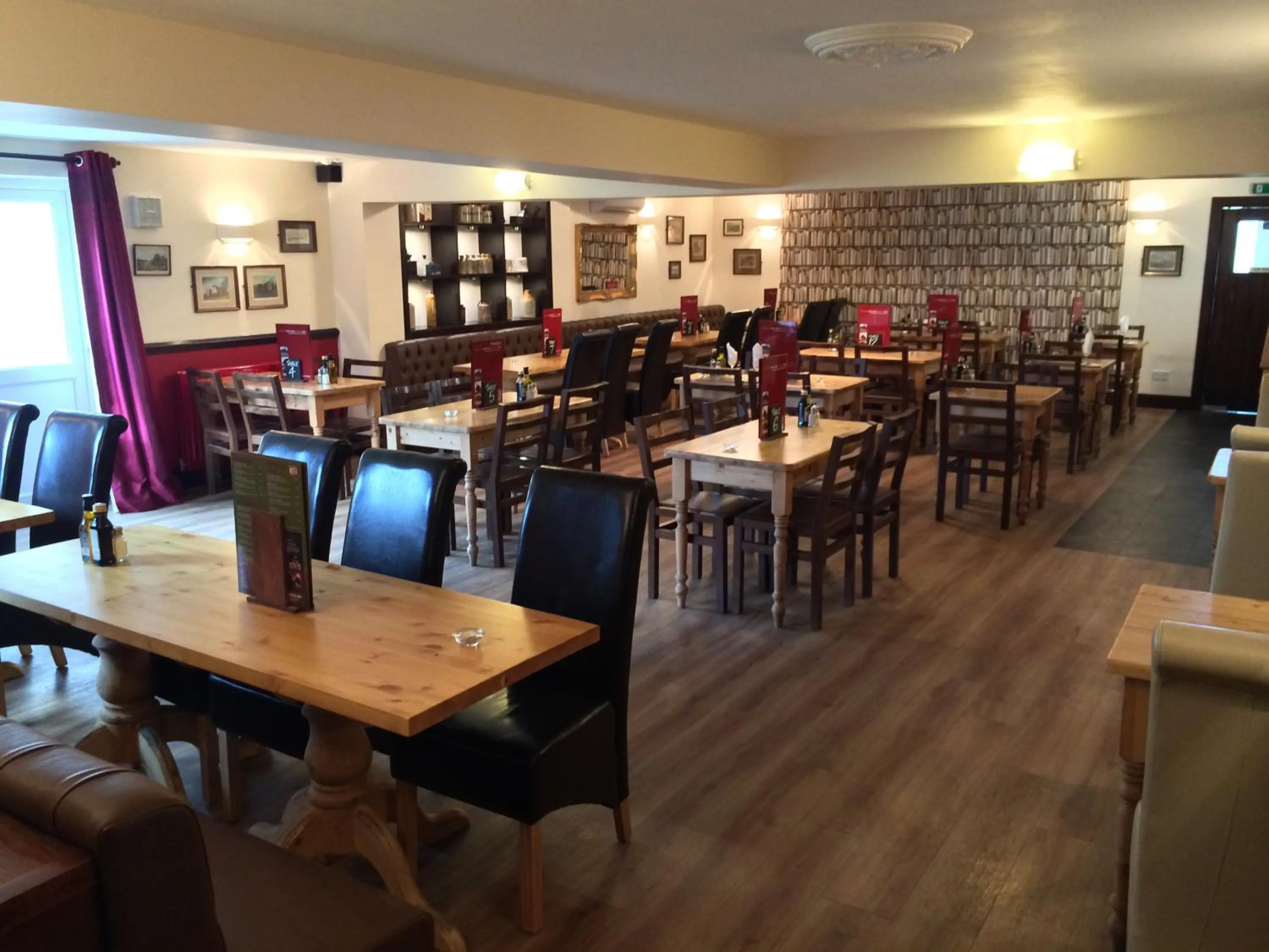 Restaurant/places to eat in Hunters Lodge Inn
