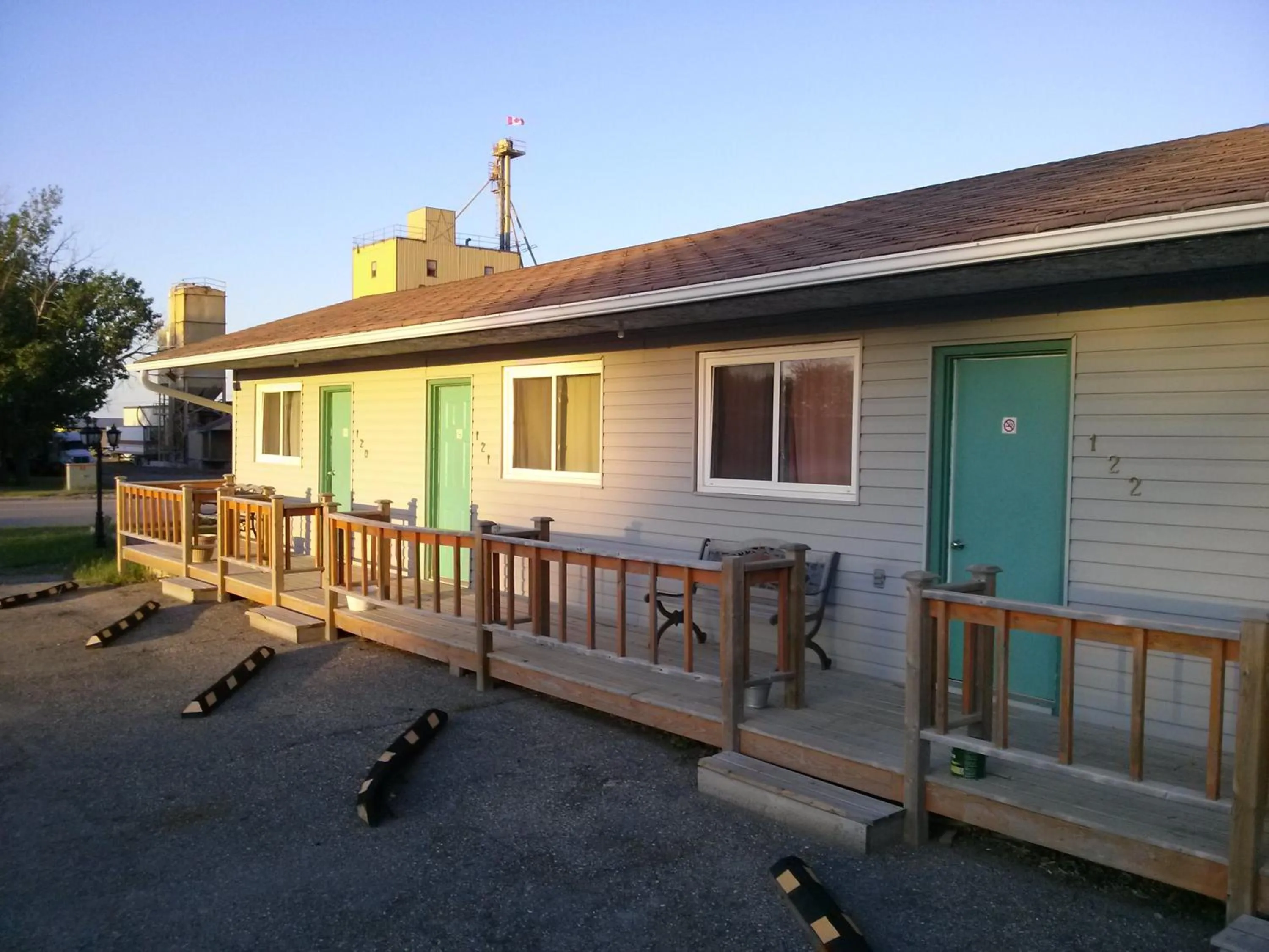 Moosomin Motel