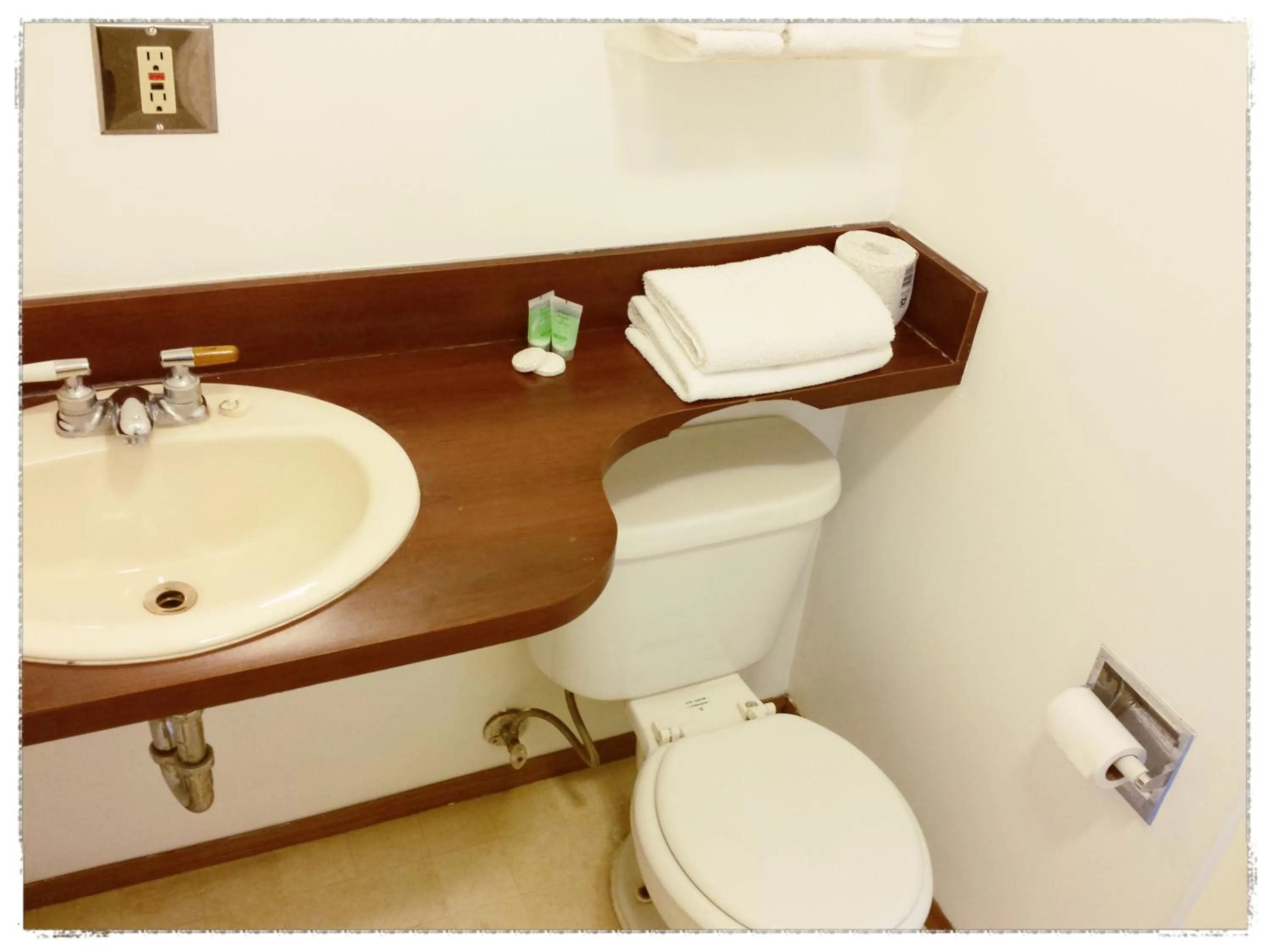 Bathroom in Moosomin Motel