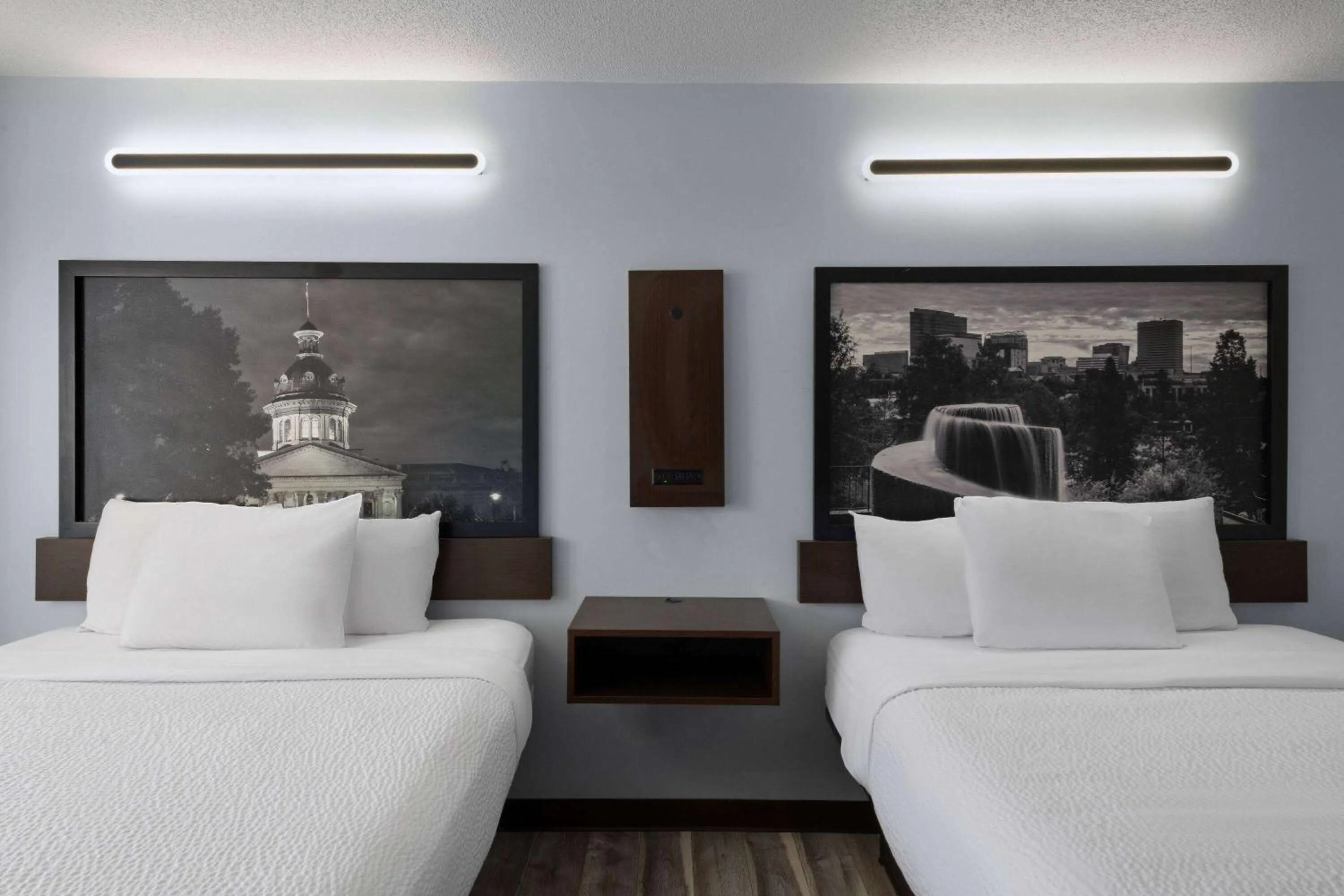 Photo of the whole room, Bed in Super 8 by Wyndham Harbison/Parkridge Hospital