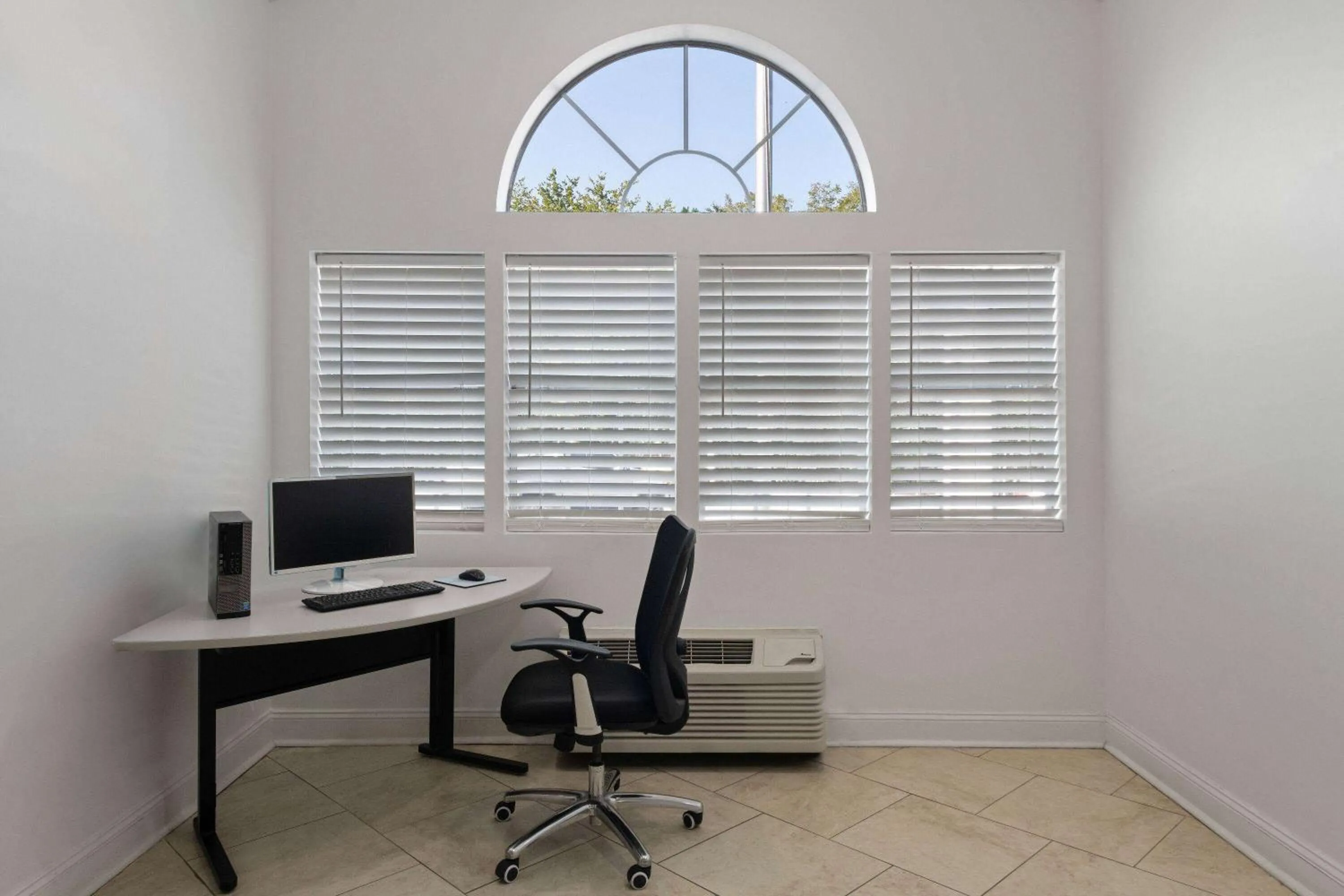 Business facilities in Super 8 by Wyndham Harbison/Parkridge Hospital