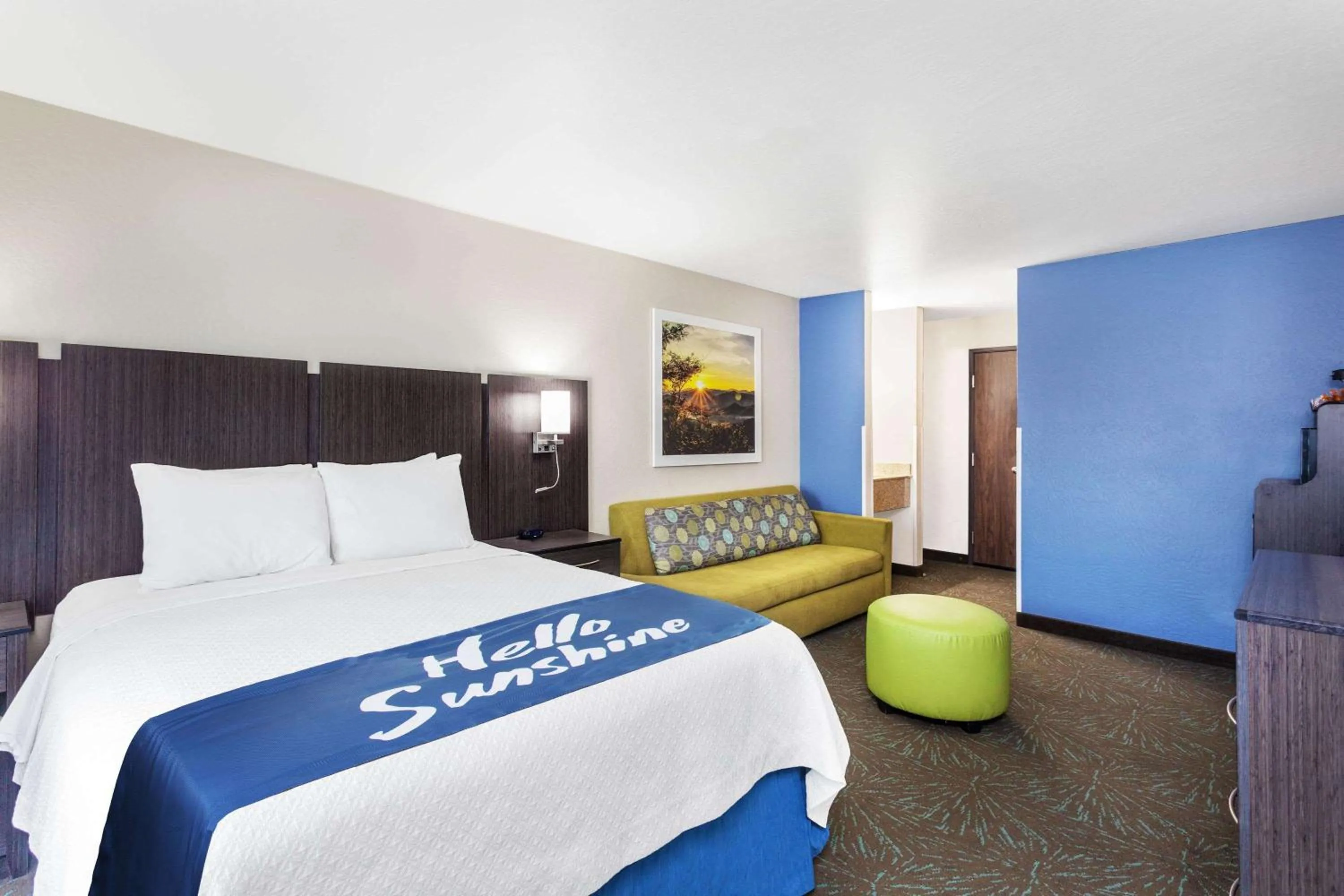 Bed in Days Inn & Suites by Wyndham East Flagstaff