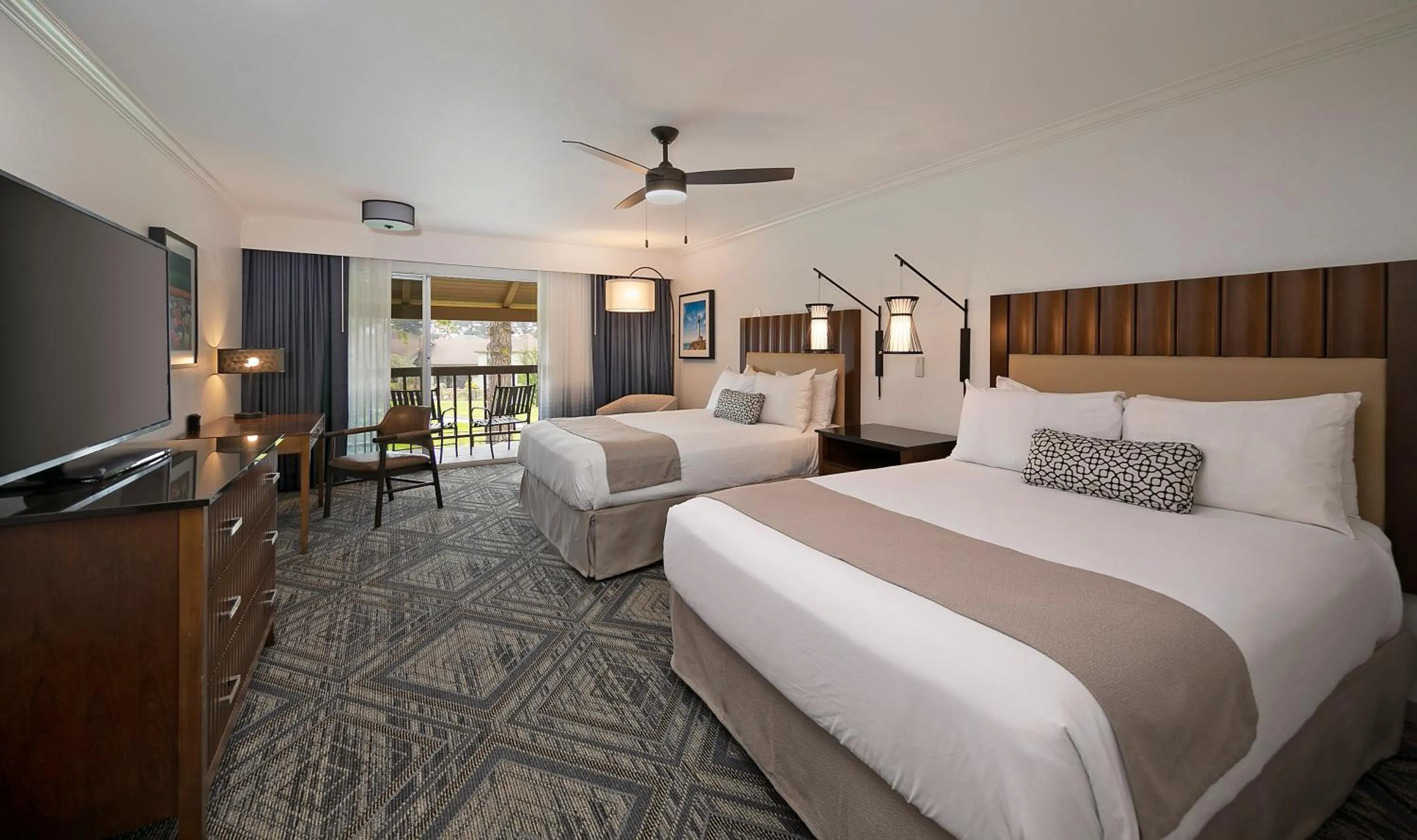 Bedroom, Bed in Half Moon Bay Lodge