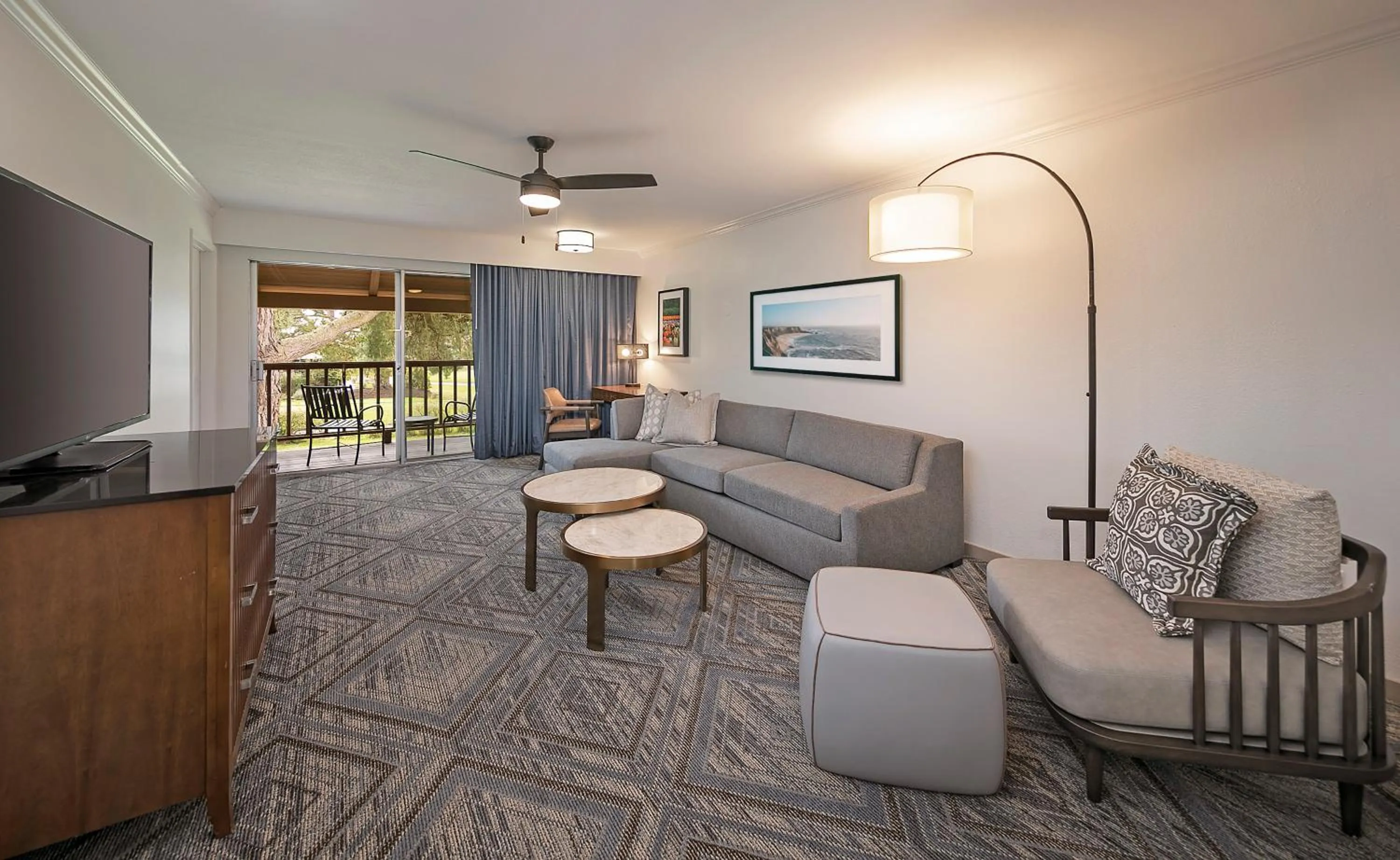 Living room in Half Moon Bay Lodge