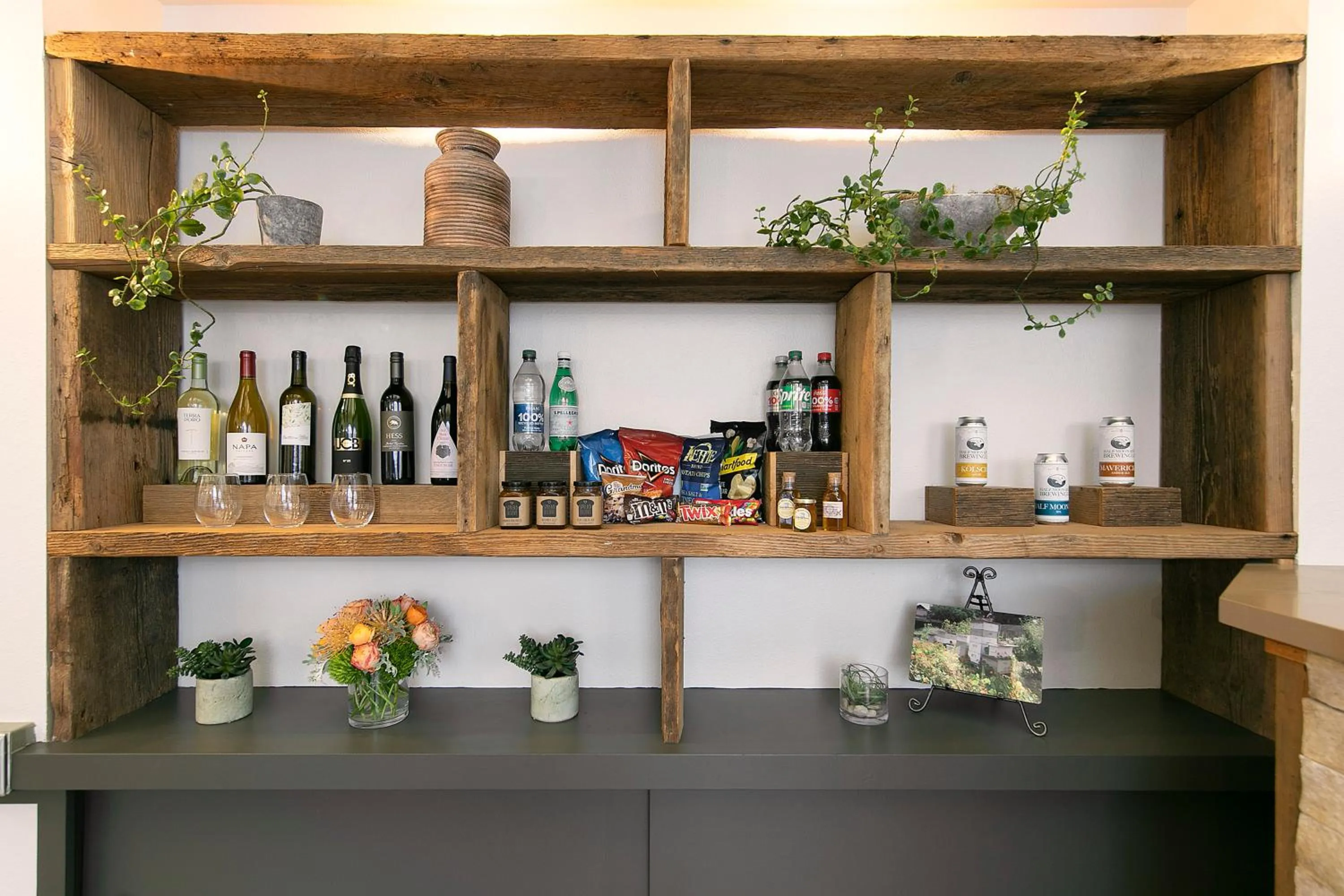 Lobby or reception in Half Moon Bay Lodge