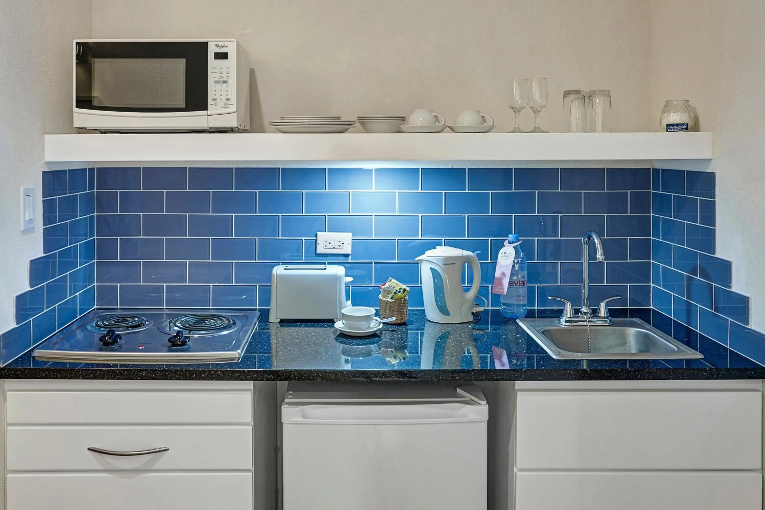 Coffee/tea facilities in Butterfly Beach Hotel