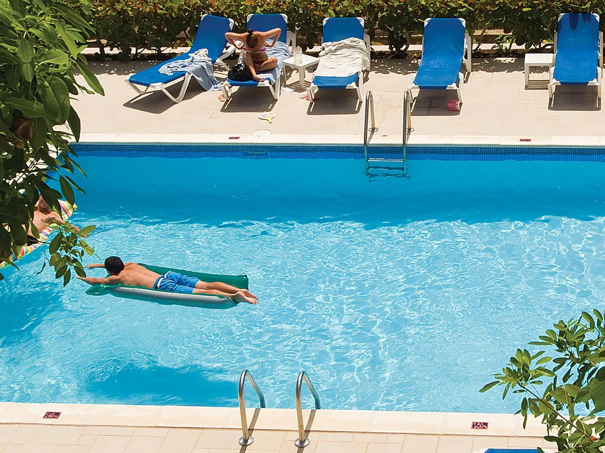 Swimming pool in Butterfly Beach Hotel