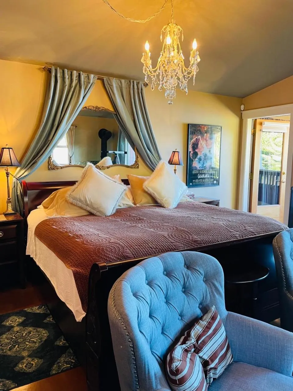 Bed in The Tuwanek Hotel and Spa