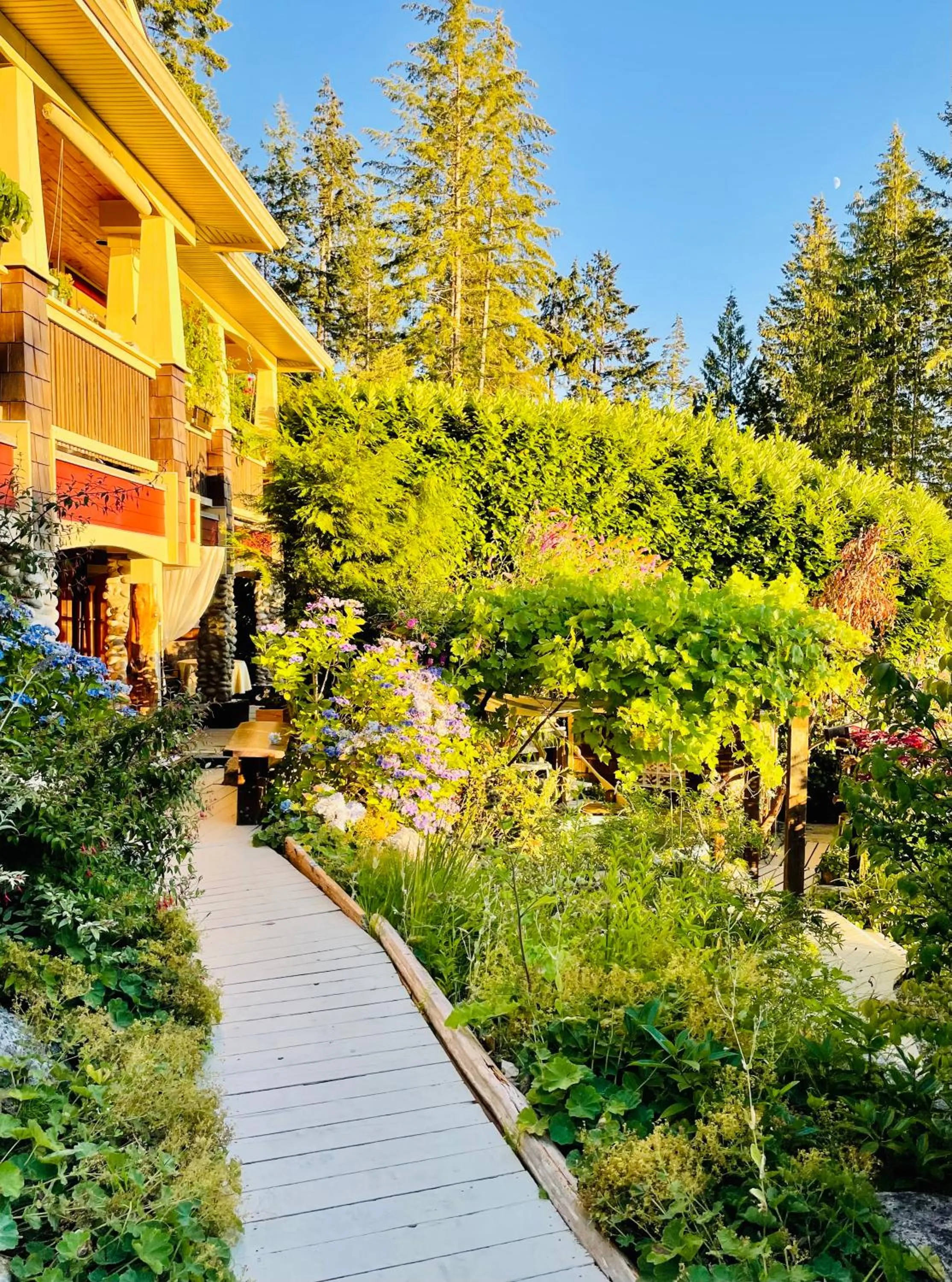 The Tuwanek Hotel and Spa