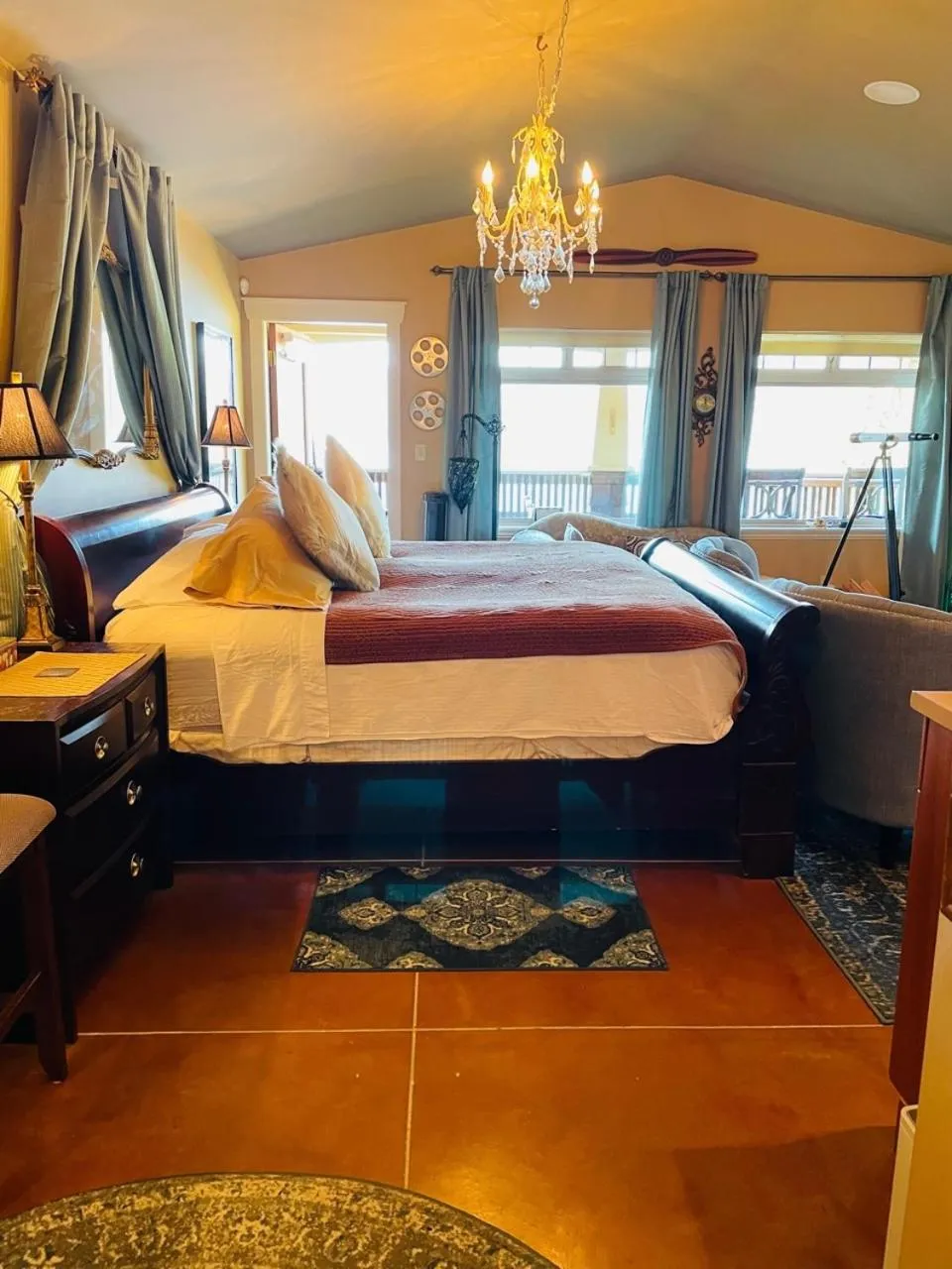 Bed in The Tuwanek Hotel and Spa